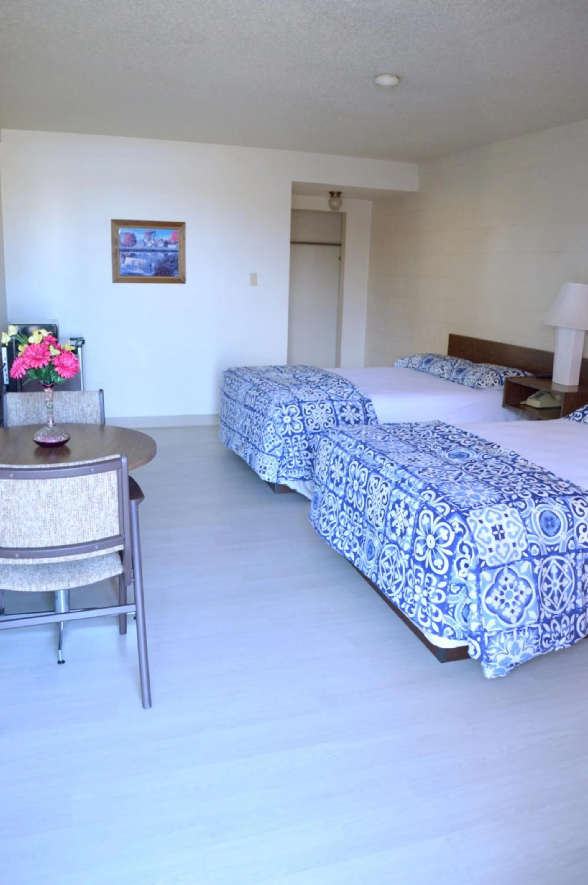 Photo of the whole room, Bed in A1 Motel And Campground