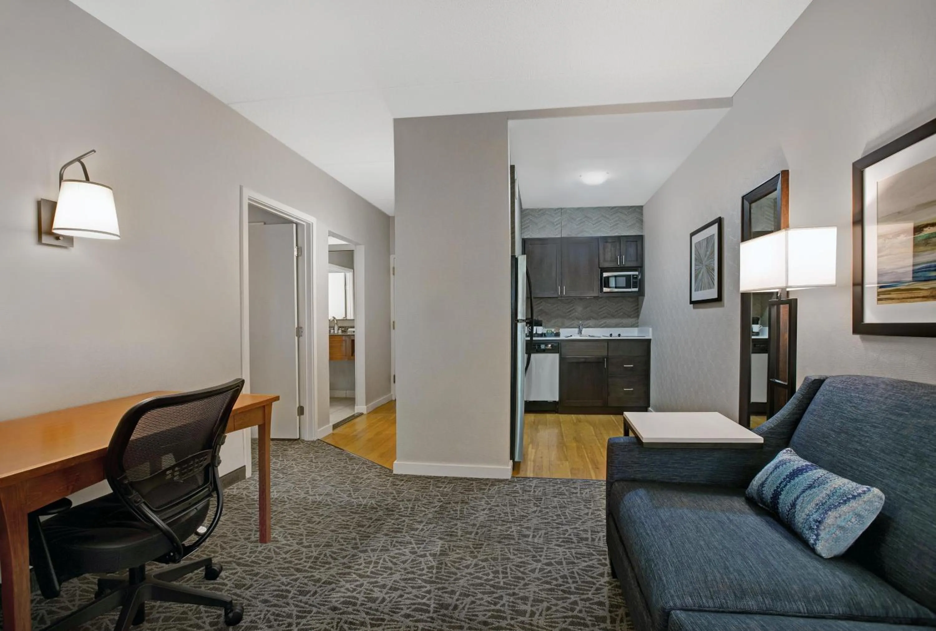 Living room in Homewood Suites by Hilton Chicago-Lincolnshire