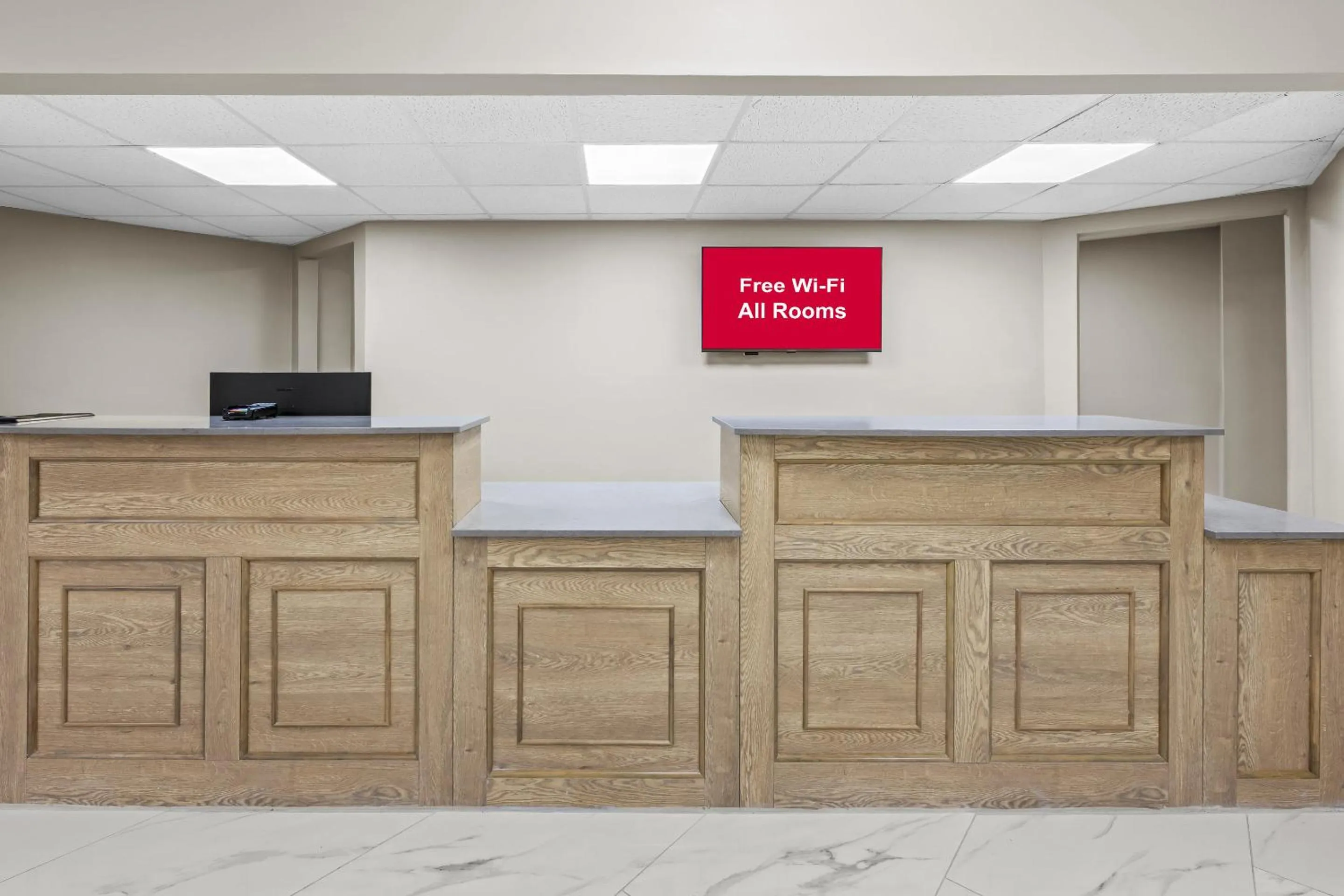 Lobby or reception in HomeTowne Studios by Red Roof Athens, TN