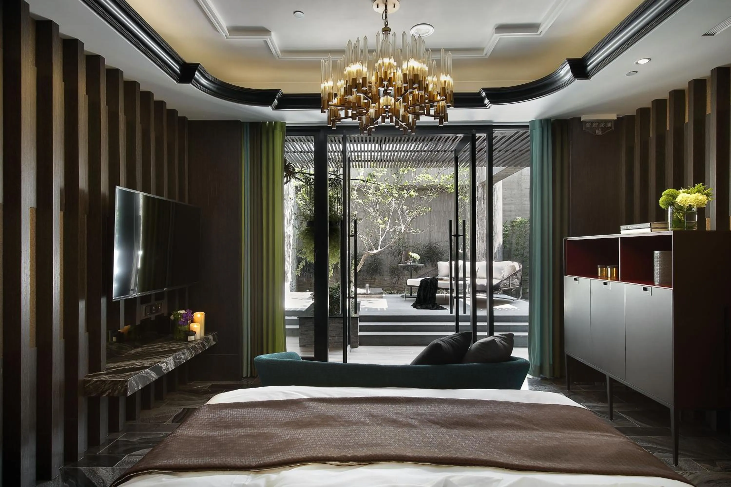 Bed in Ease Motel Taichung