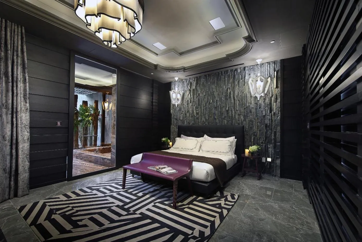 Bed in Ease Motel Taichung