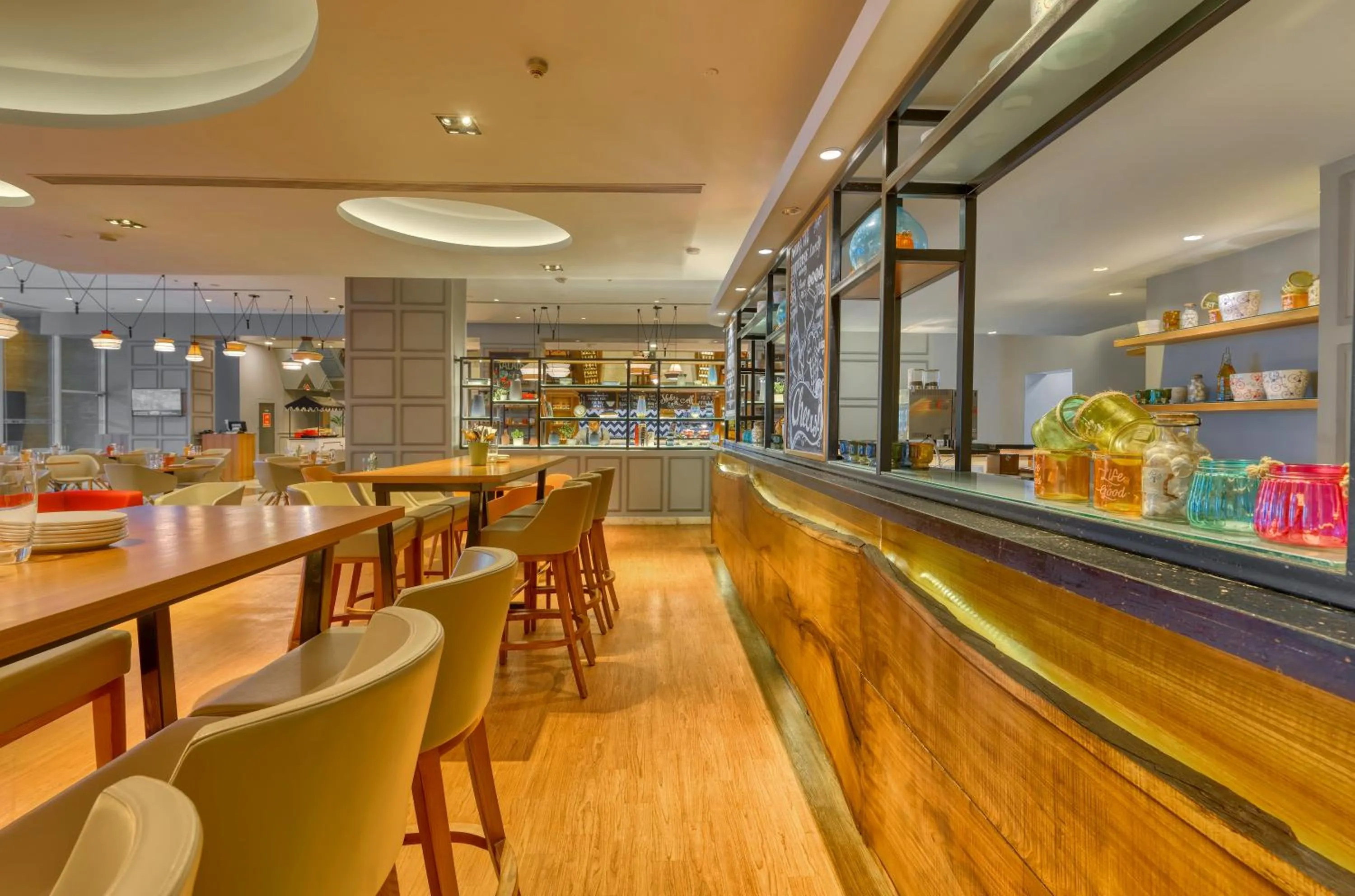 Restaurant/places to eat in ibis Bengaluru Outer Ring Road