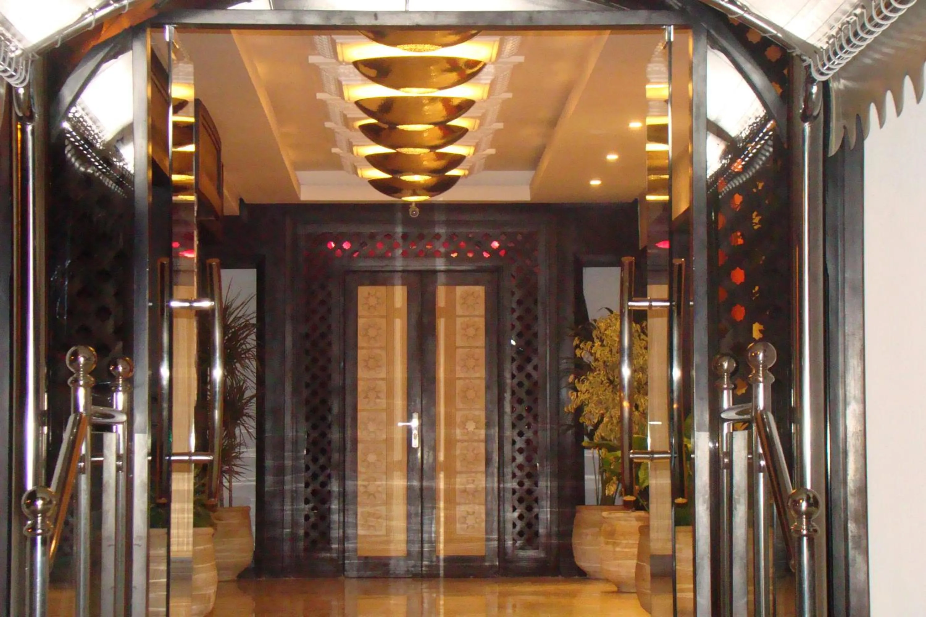 Facade/entrance in New Farah Hotel