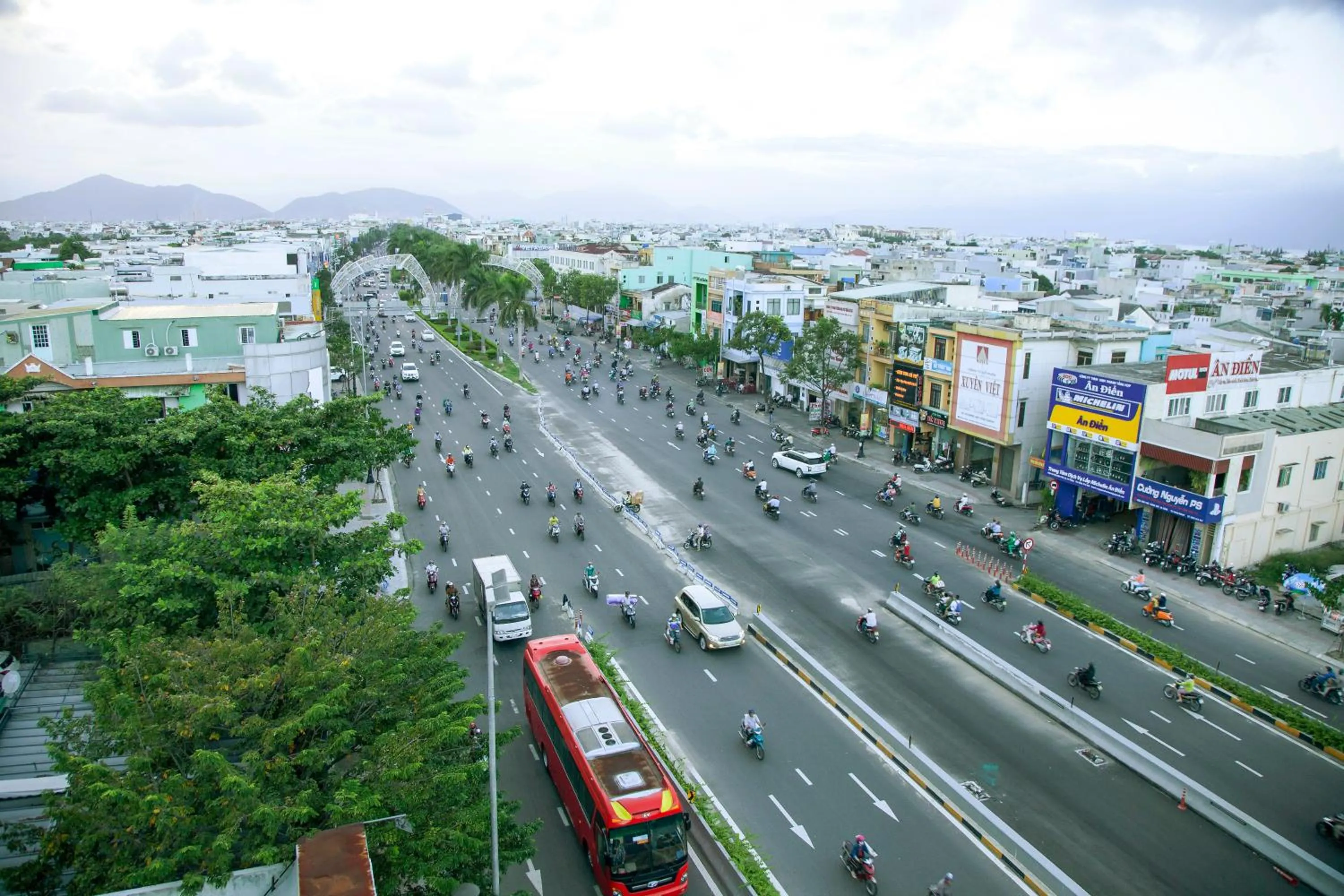 Property building in Hoang Thuy Sinh Hotel