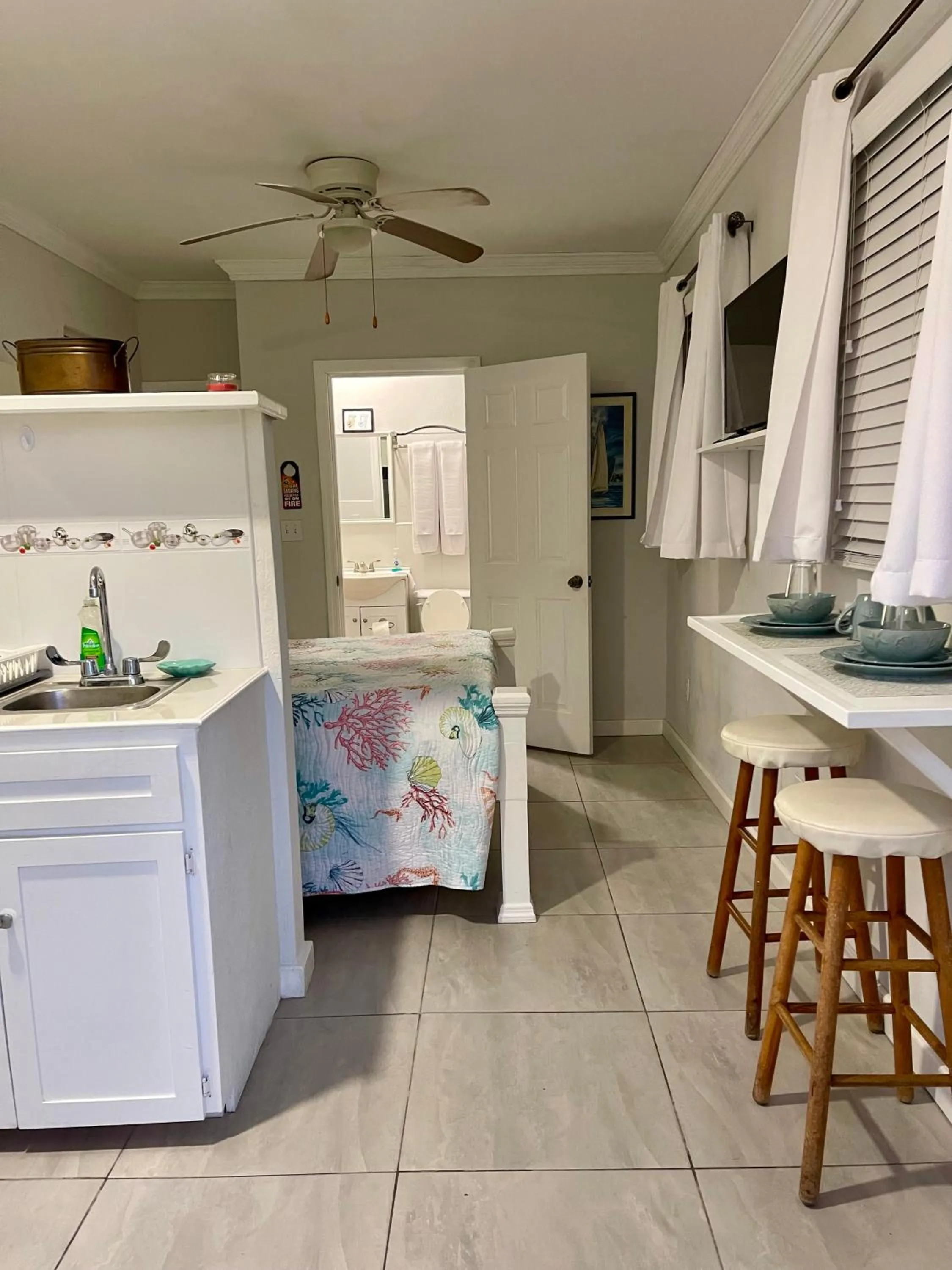 Dining area in Dawson’s Hideaway