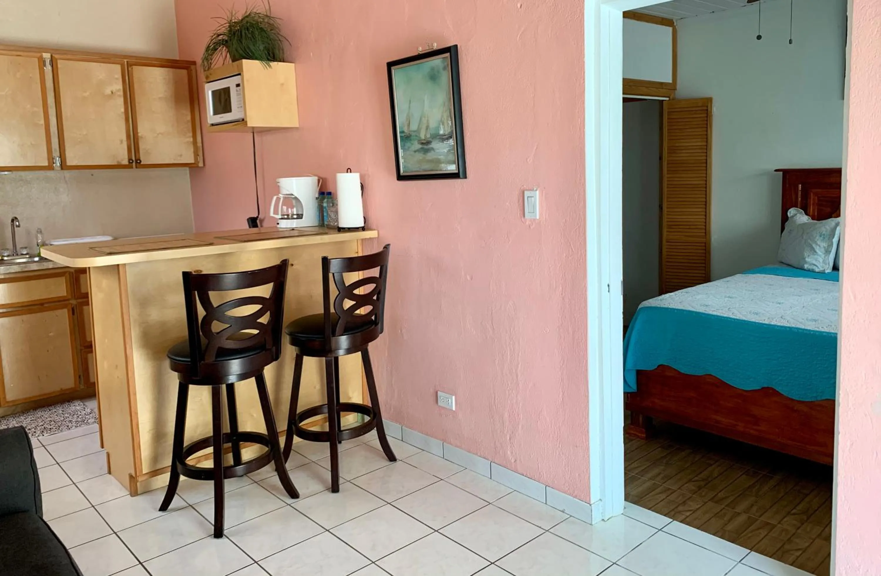 View (from property/room), Bed in Dawson’s Hideaway