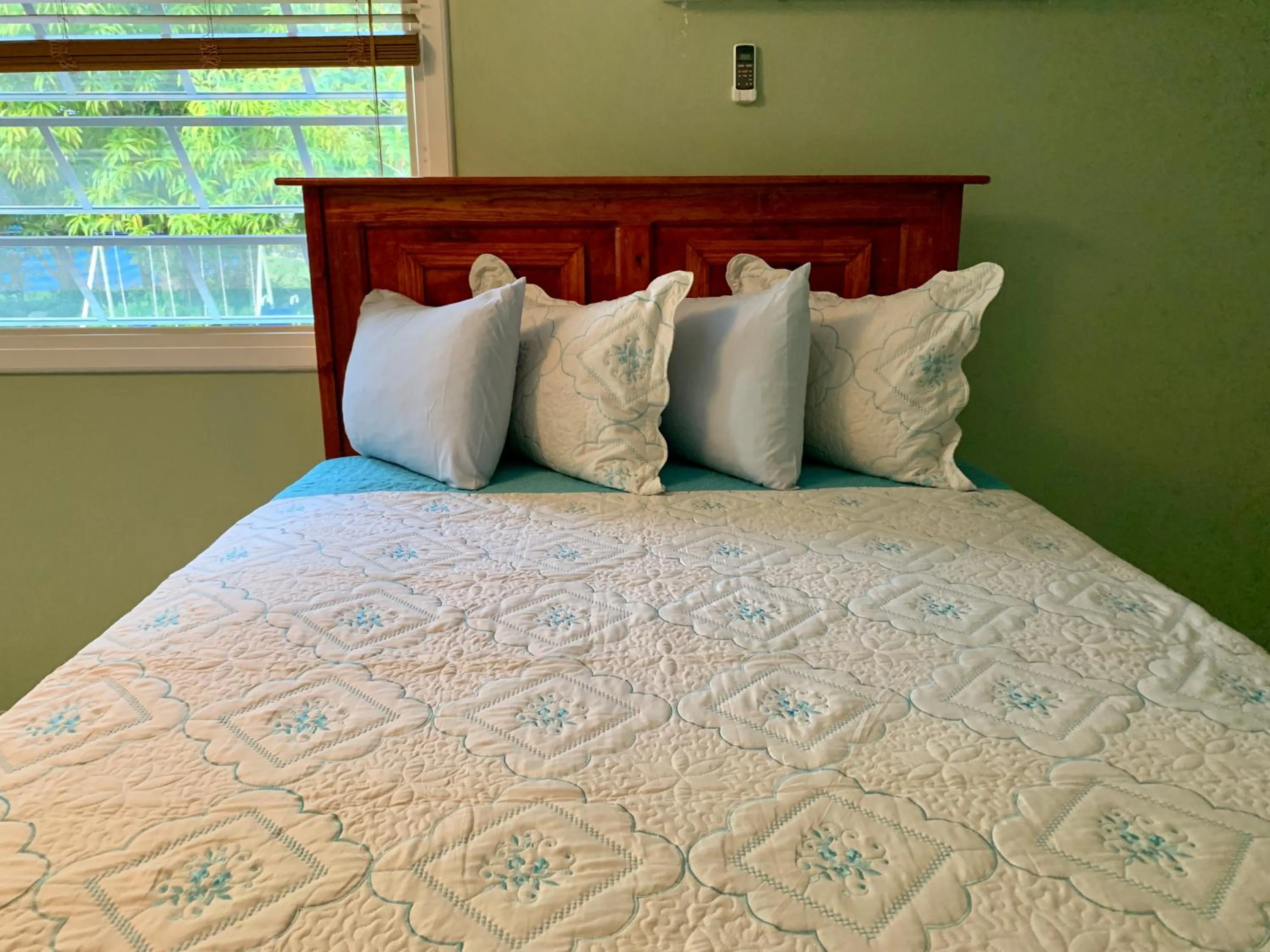 Bed in Dawson’s Hideaway