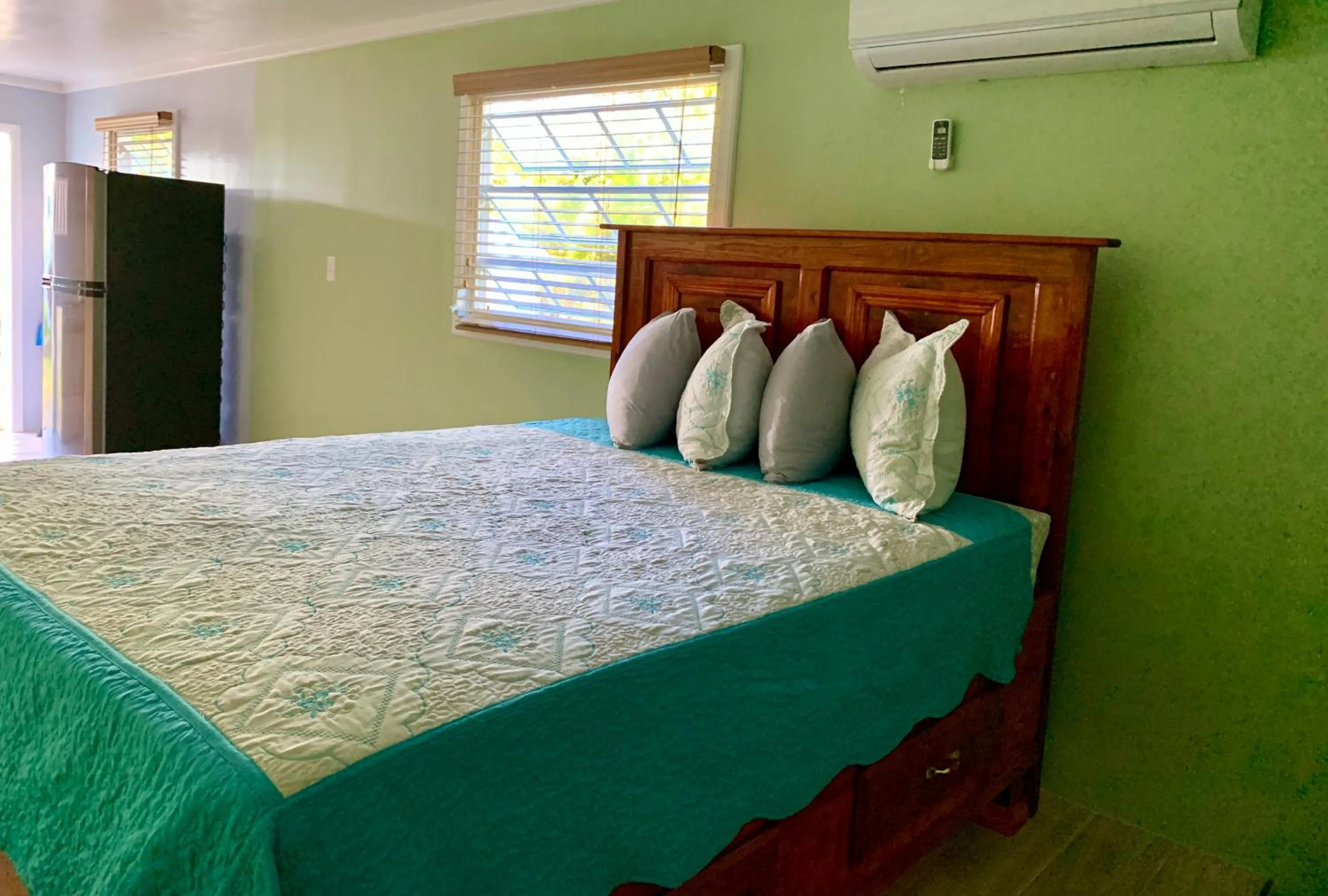 Bedroom, Bed in Dawson’s Hideaway