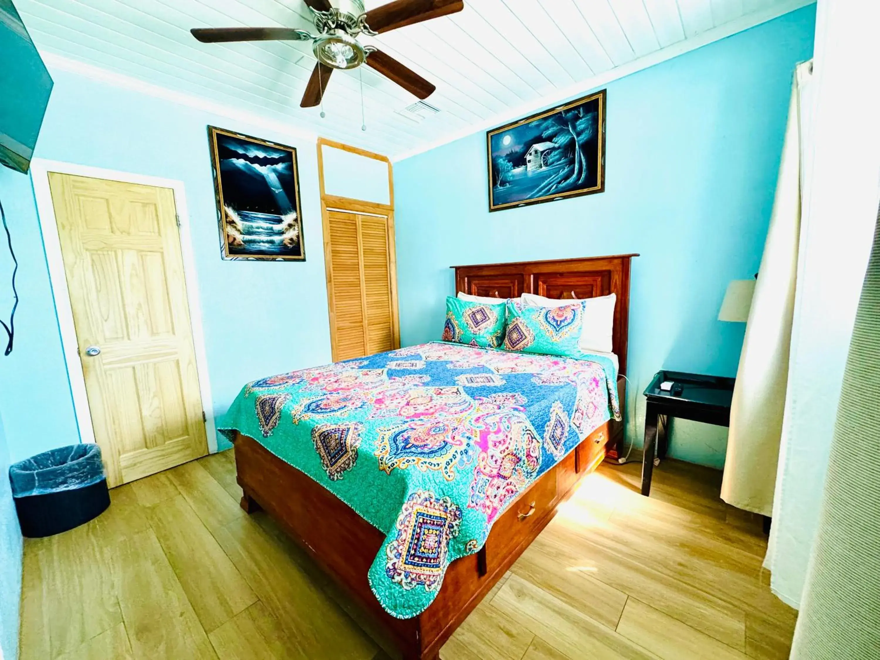 Classic Apartment - single occupancy in Dawson’s Hideaway Classic Apartment - single occupancy in Dawson’s Hideaway