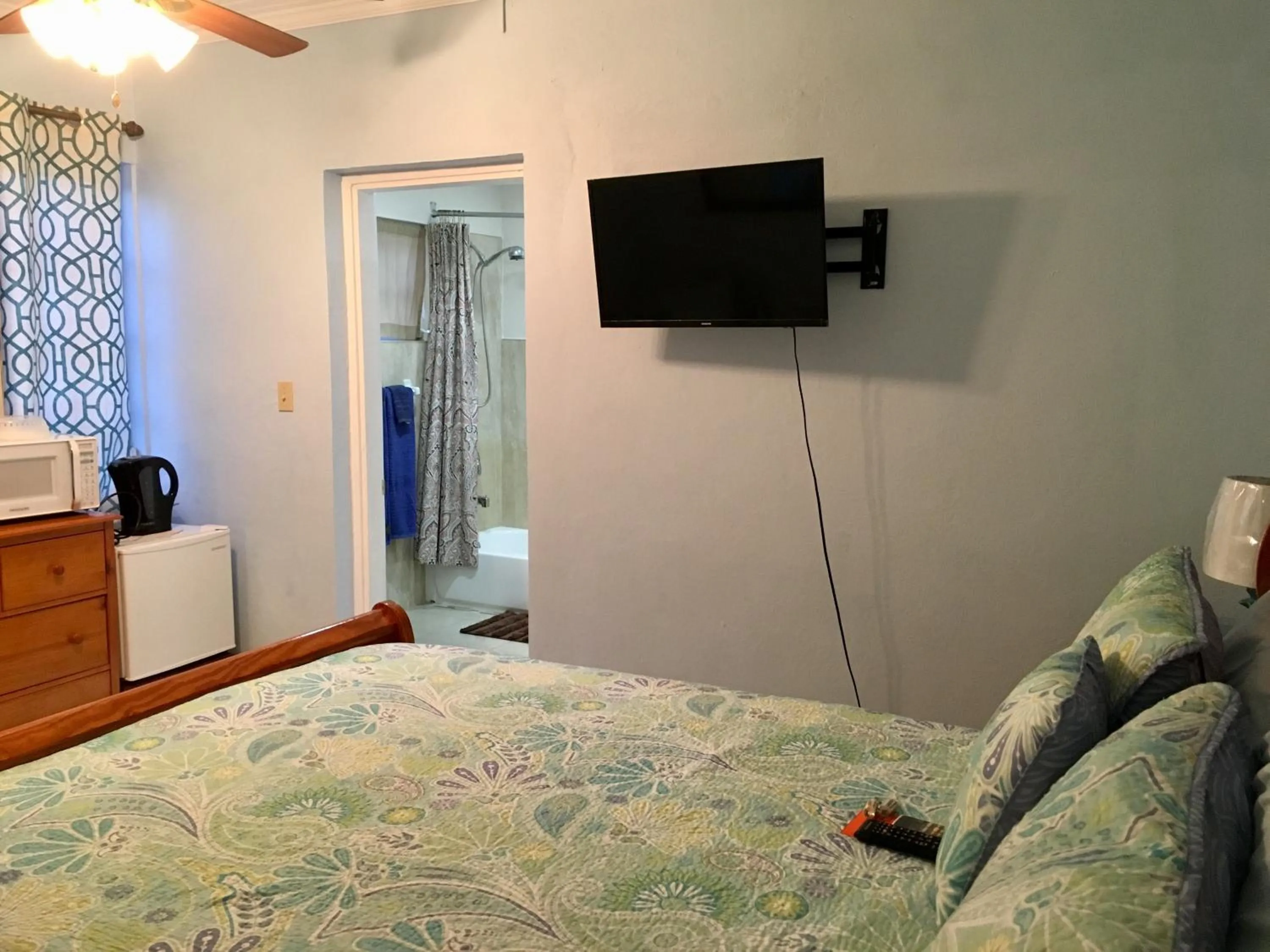 TV and multimedia, Bed in Dawson’s Hideaway