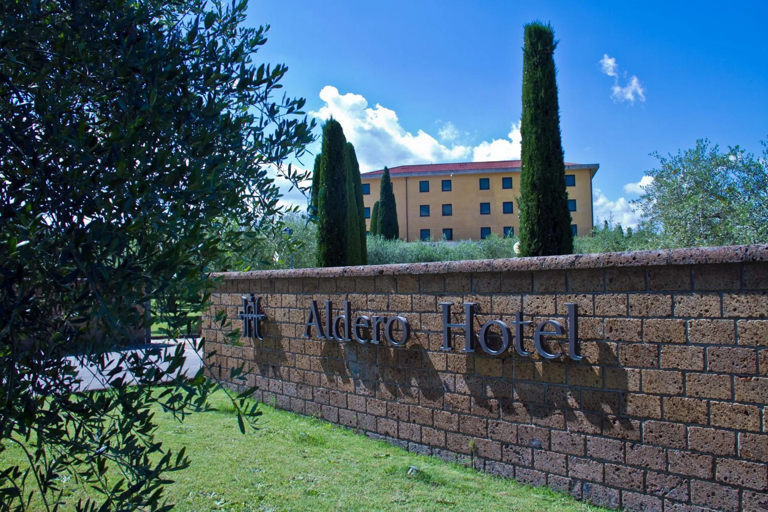 Property building in Aldero Hotel