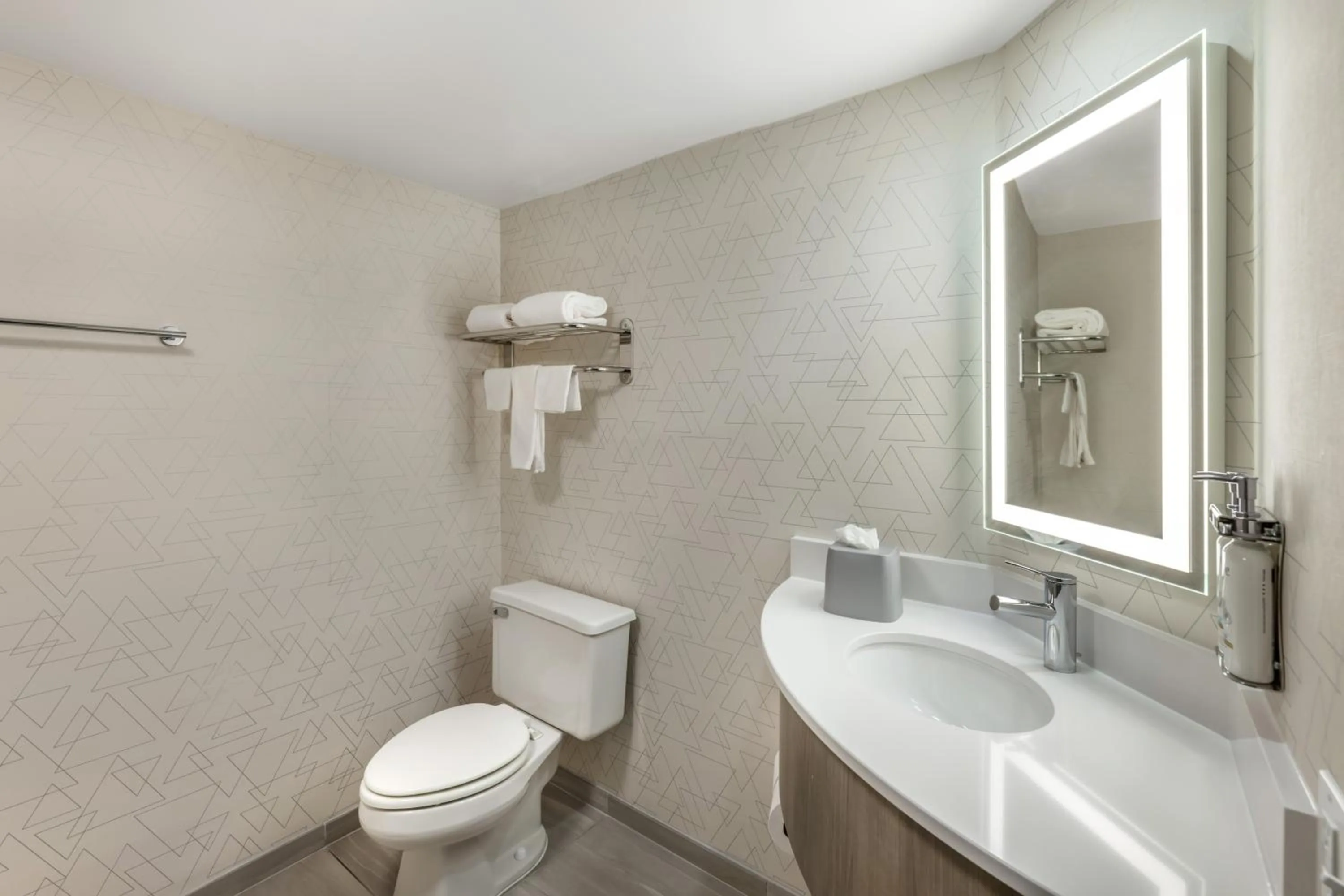Bathroom in Holiday Inn Express Crestwood by IHG