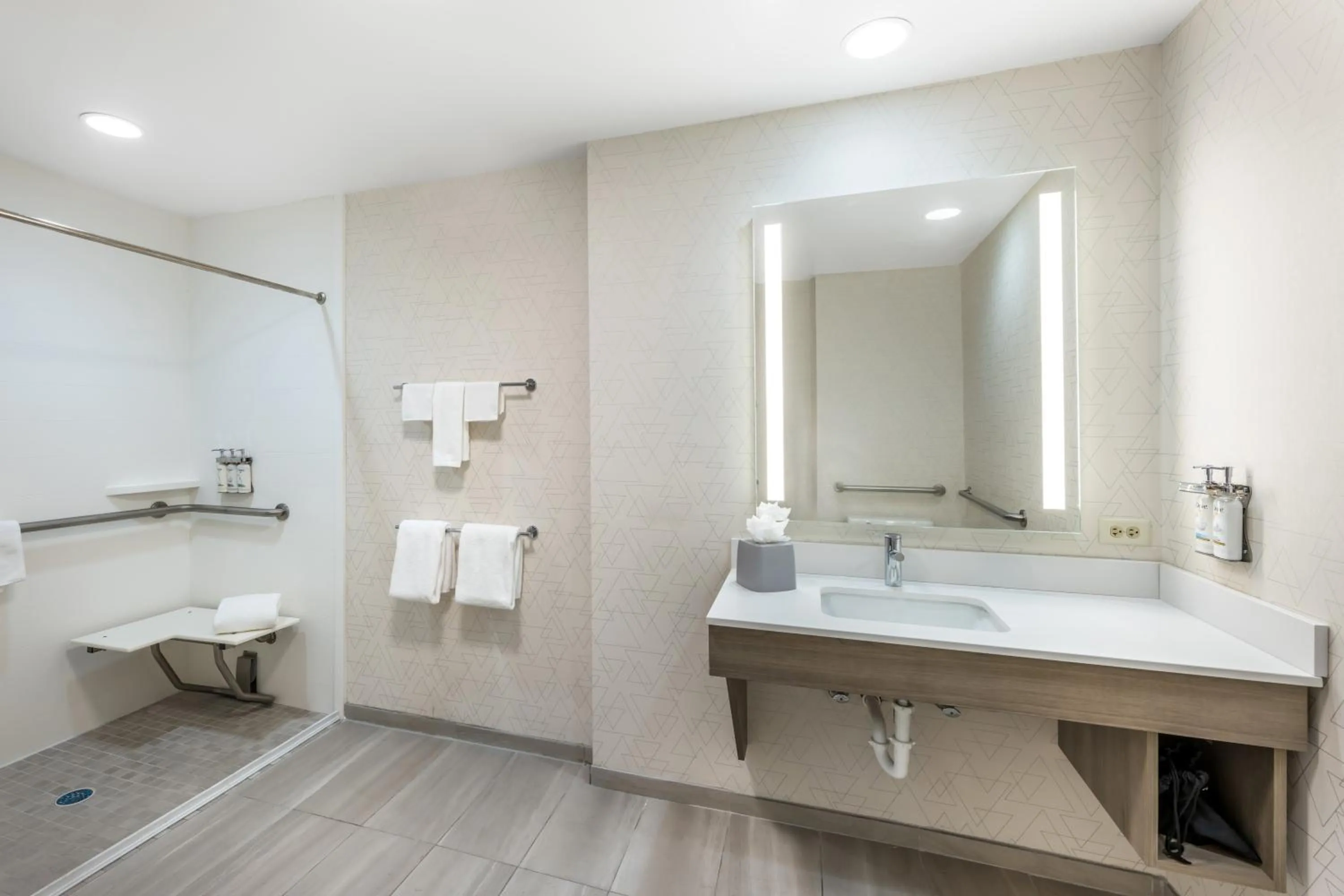 Bathroom in Holiday Inn Express Crestwood by IHG