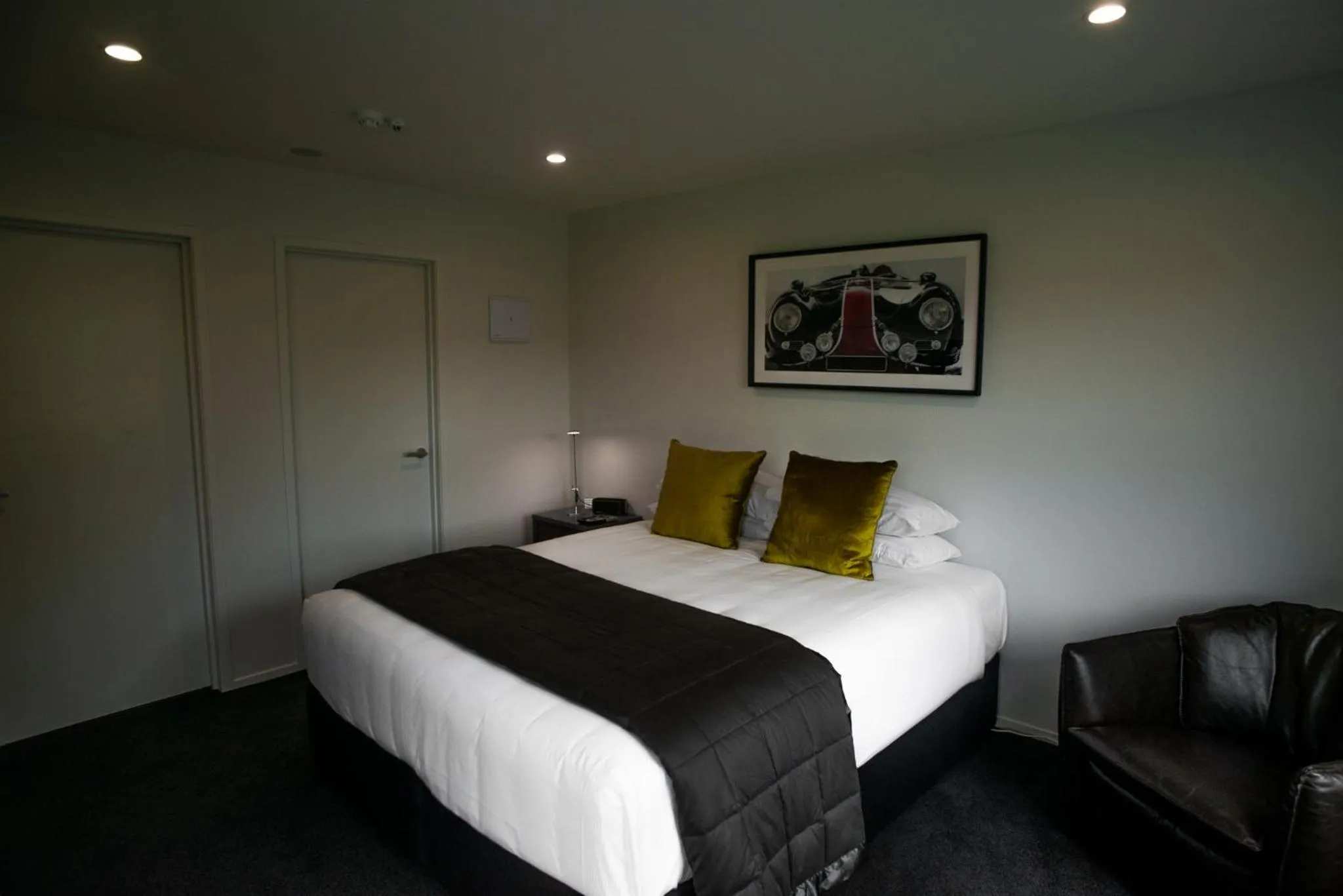 Bed in Central Park Apartments