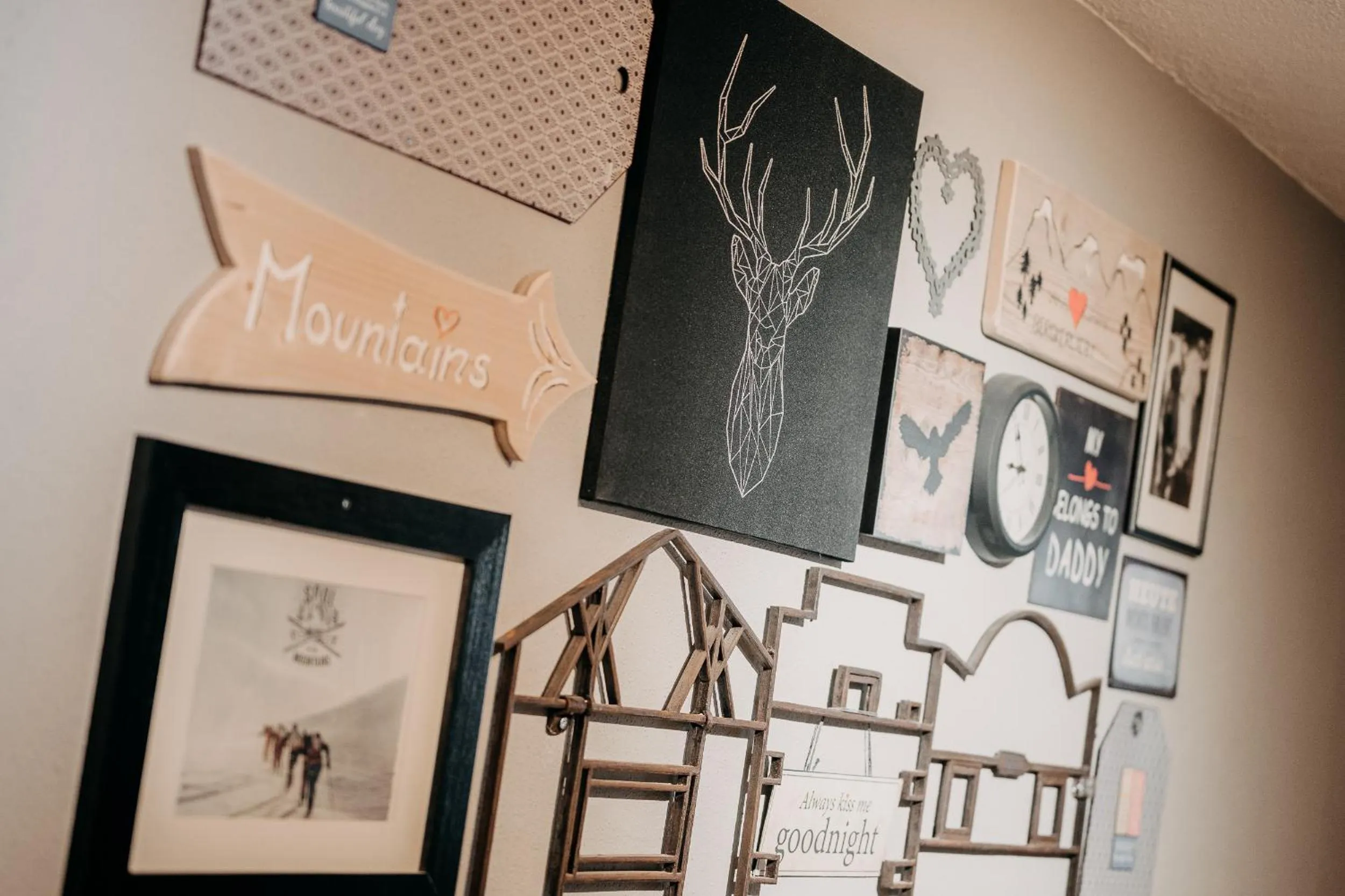 Decorative detail in Alpenappartements Cristall