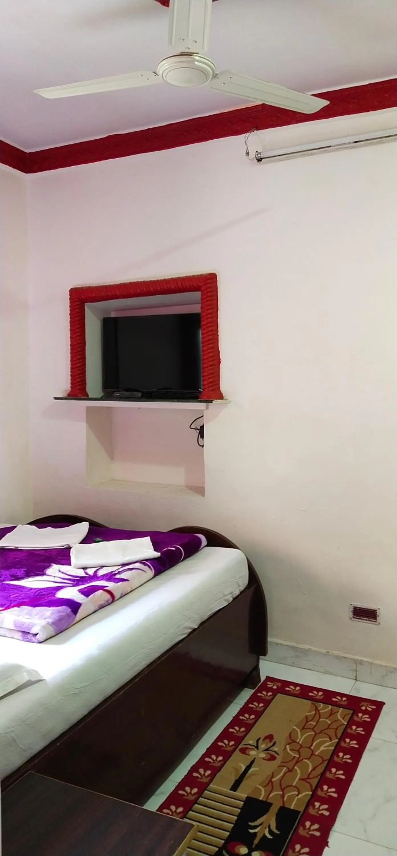 Bedroom, Bed in Om Datta Krupa Niwas Cottage