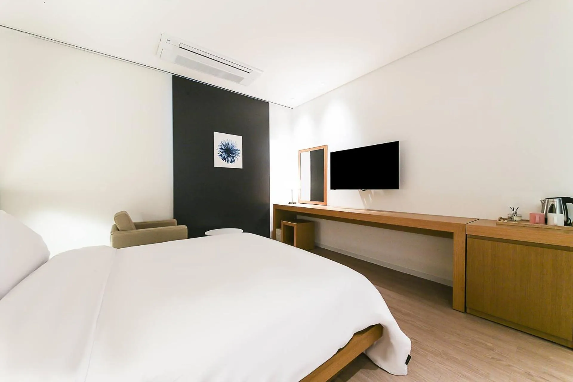 Bed in Golden River Hotel