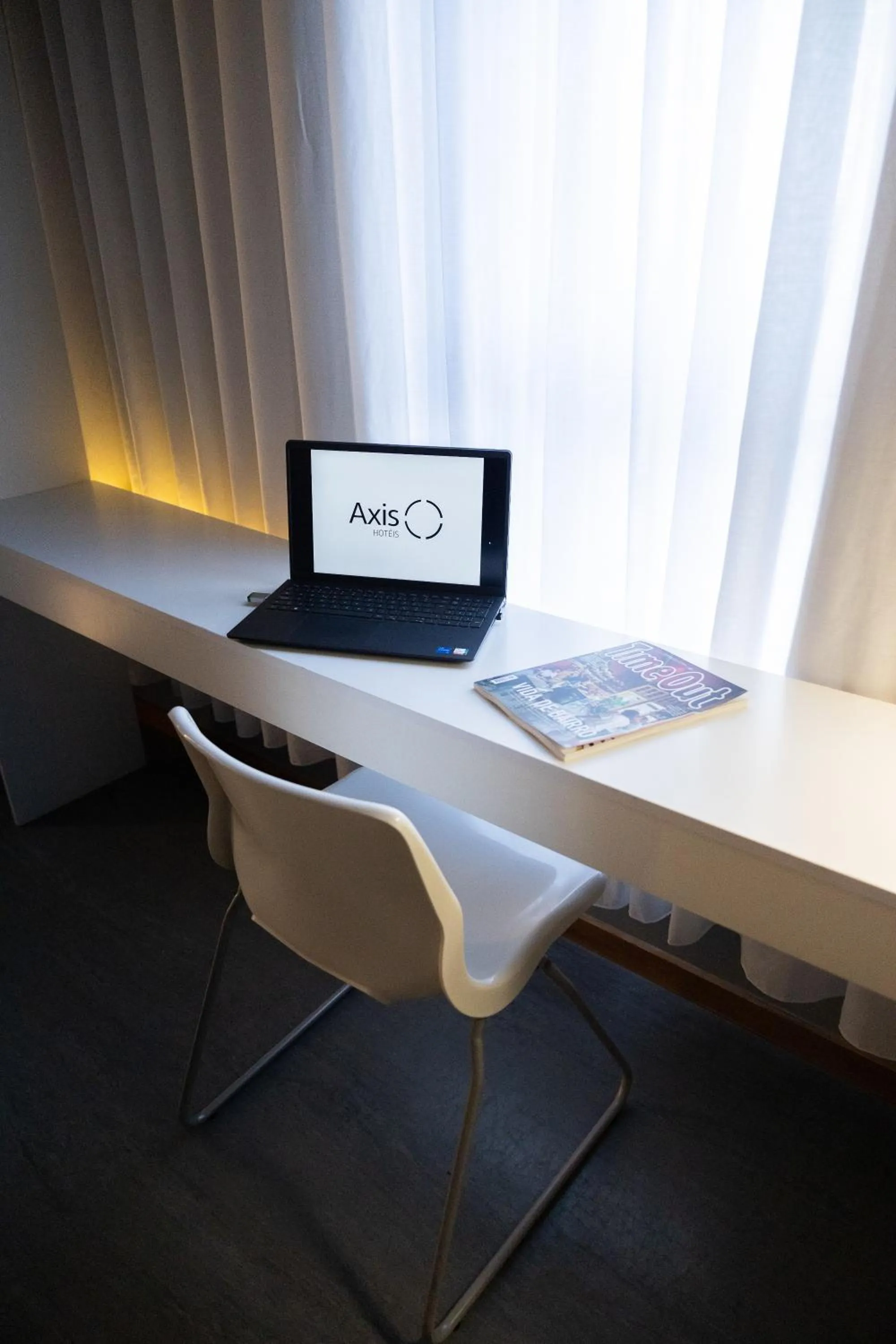 Area and facilities in Basic Braga by Axis