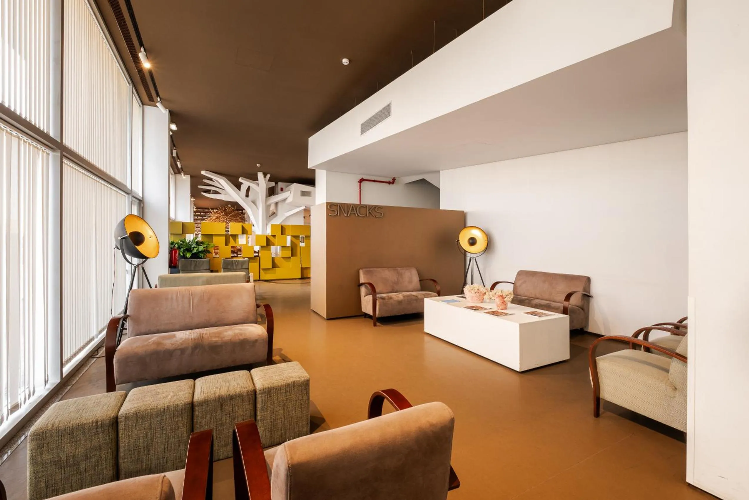 Lobby or reception in Basic Braga by Axis