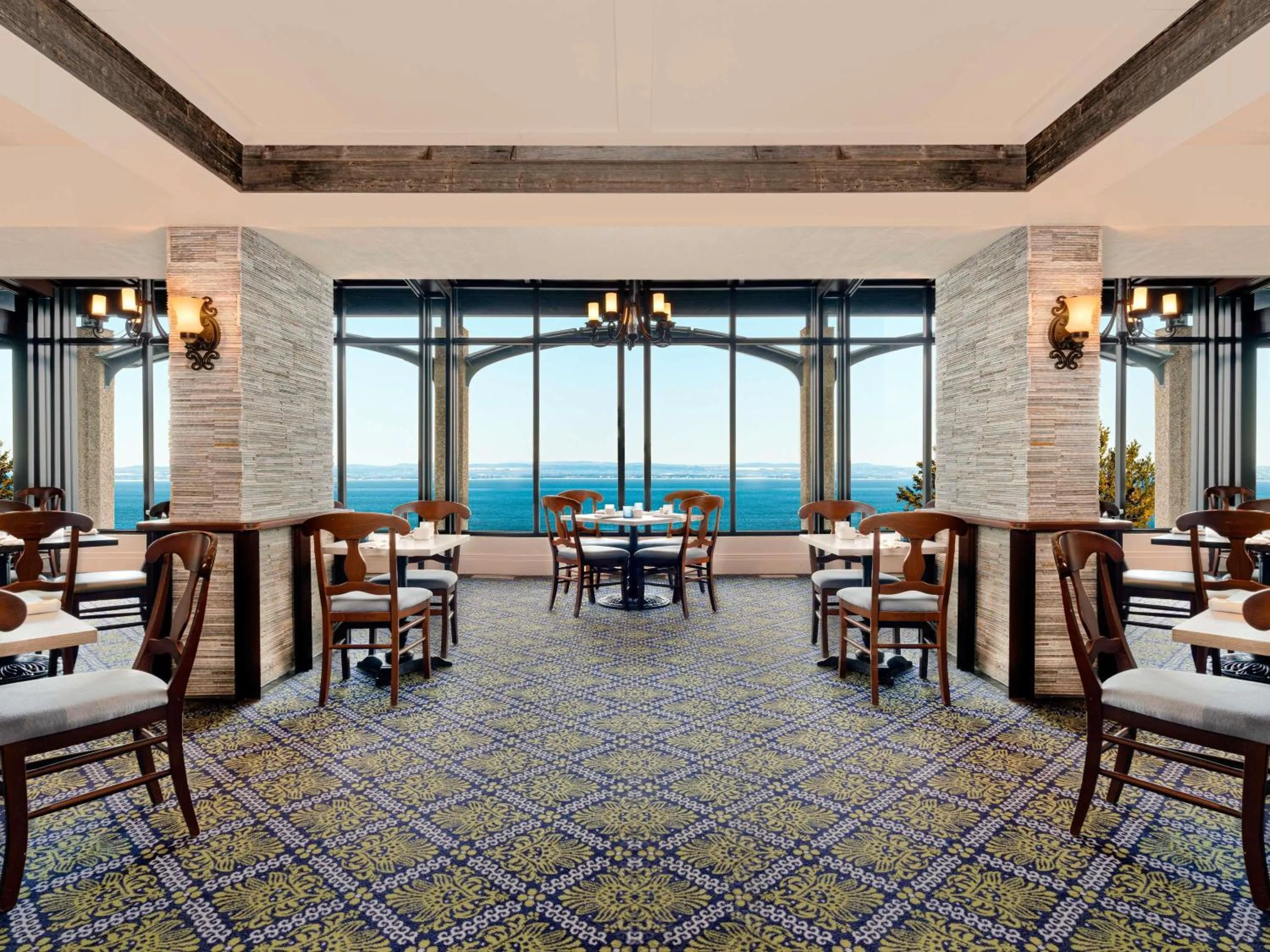 Restaurant/places to eat in Fairmont Le Manoir Richelieu