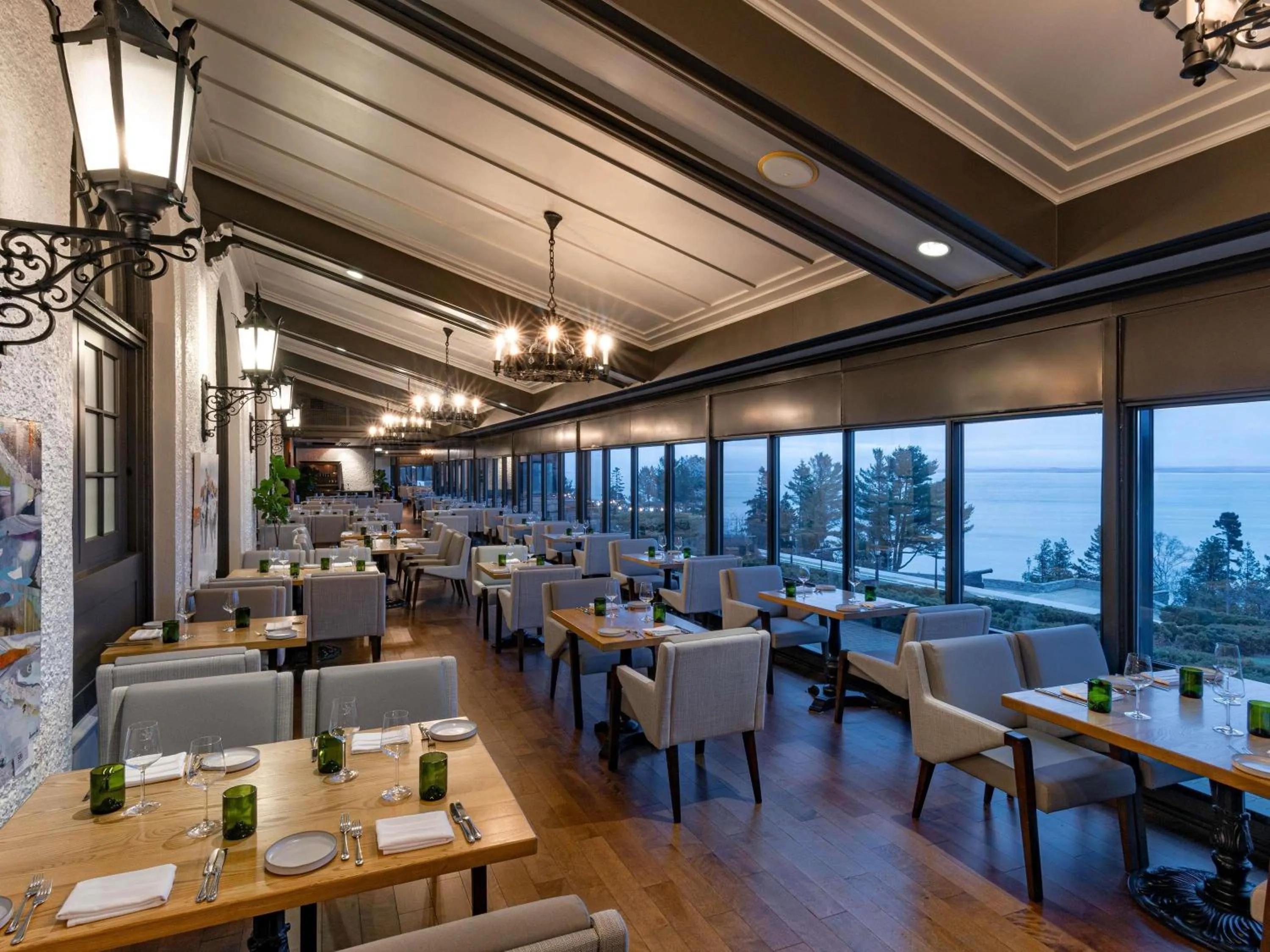Restaurant/places to eat in Fairmont Le Manoir Richelieu