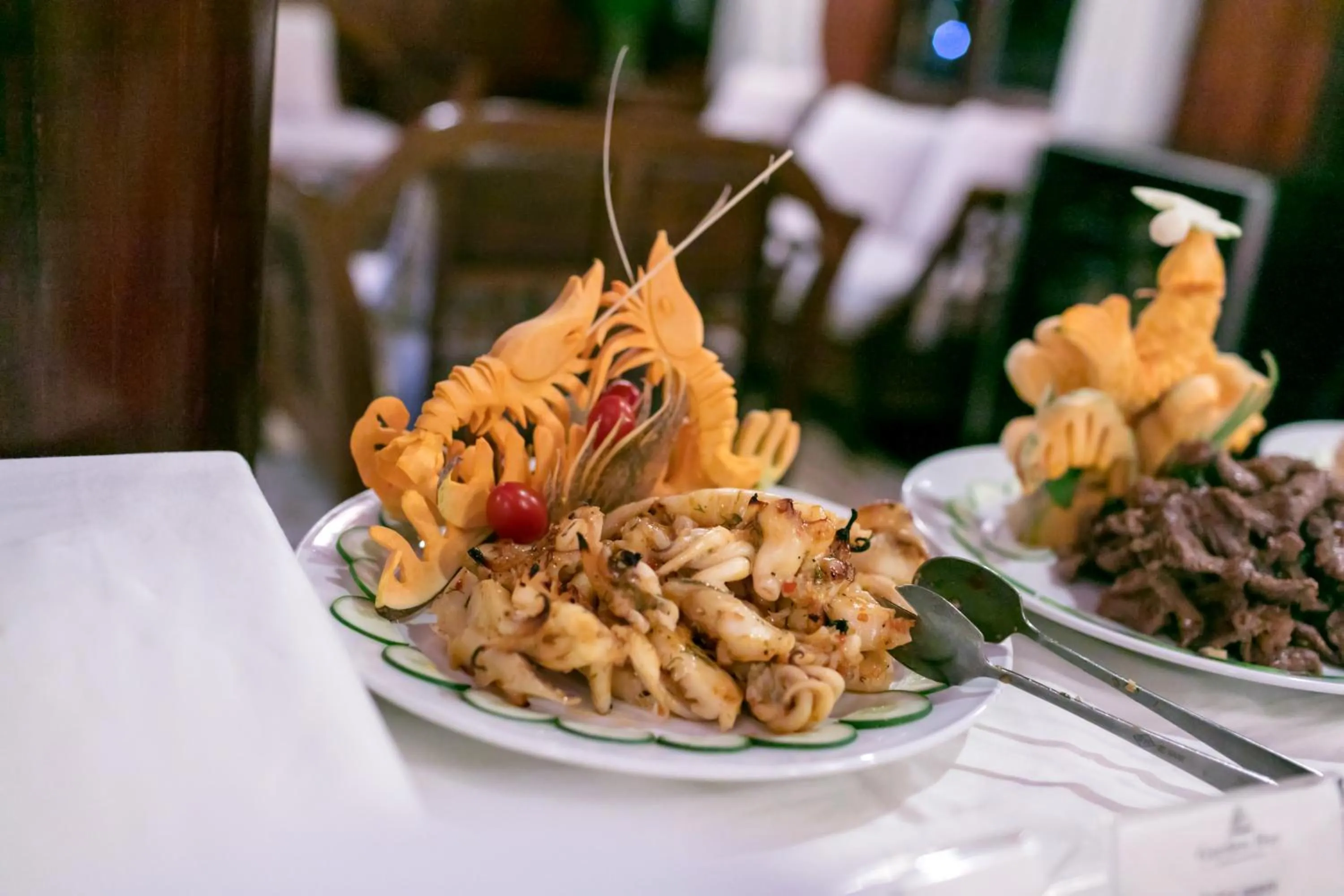 Restaurant/places to eat in Garden Legend Cruise