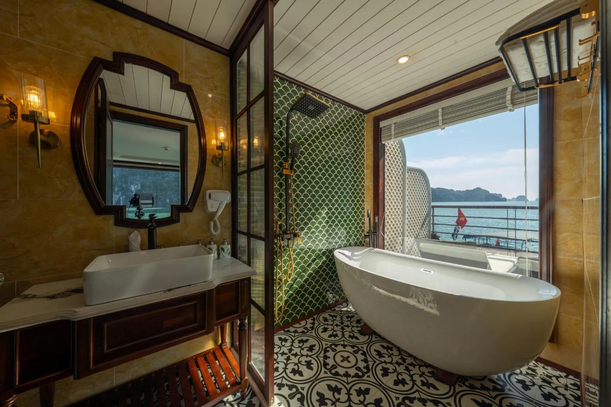 Bathroom in Garden Legend Cruise