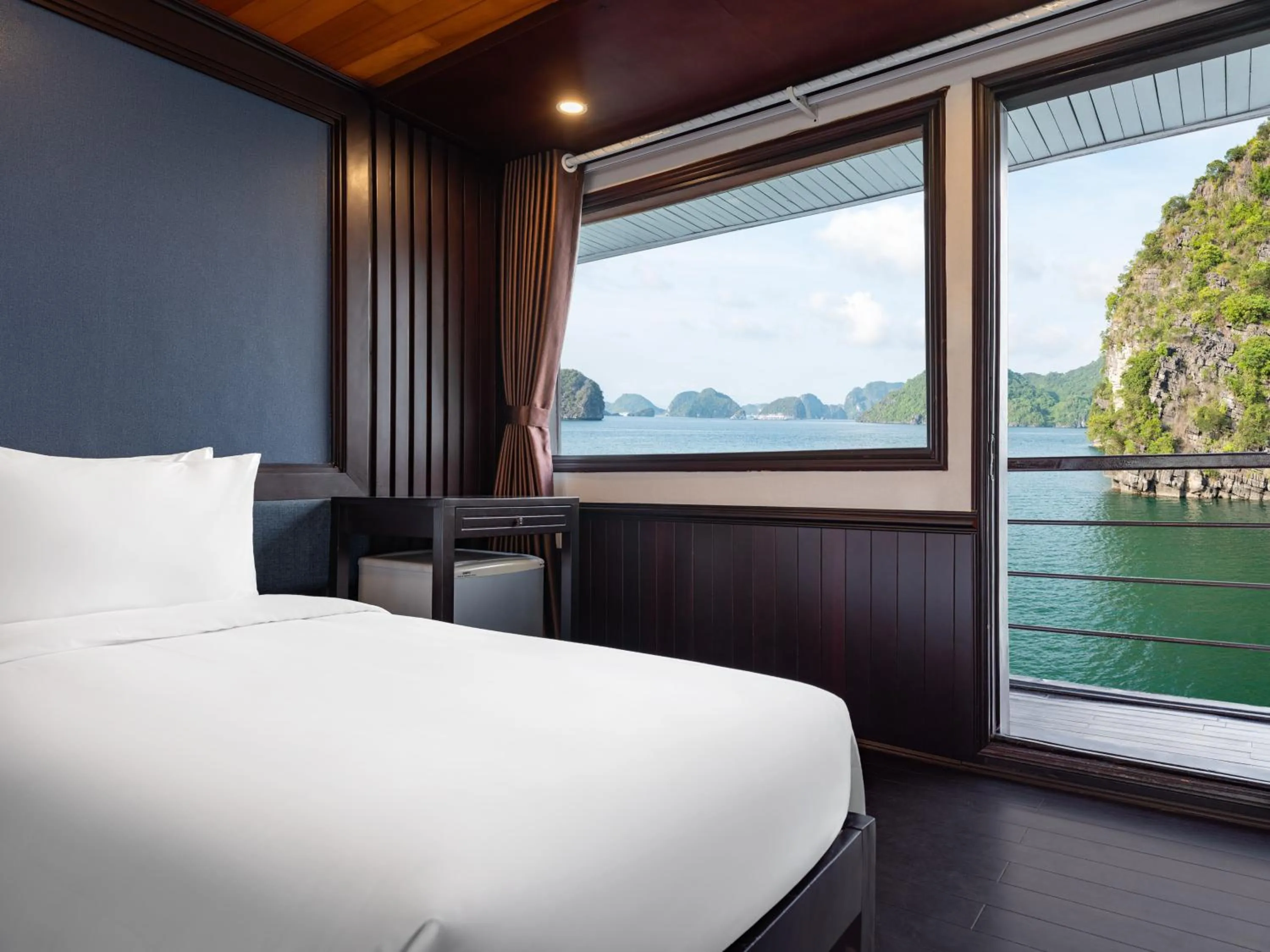 Nearby landmark, Bed in Garden Legend Cruise