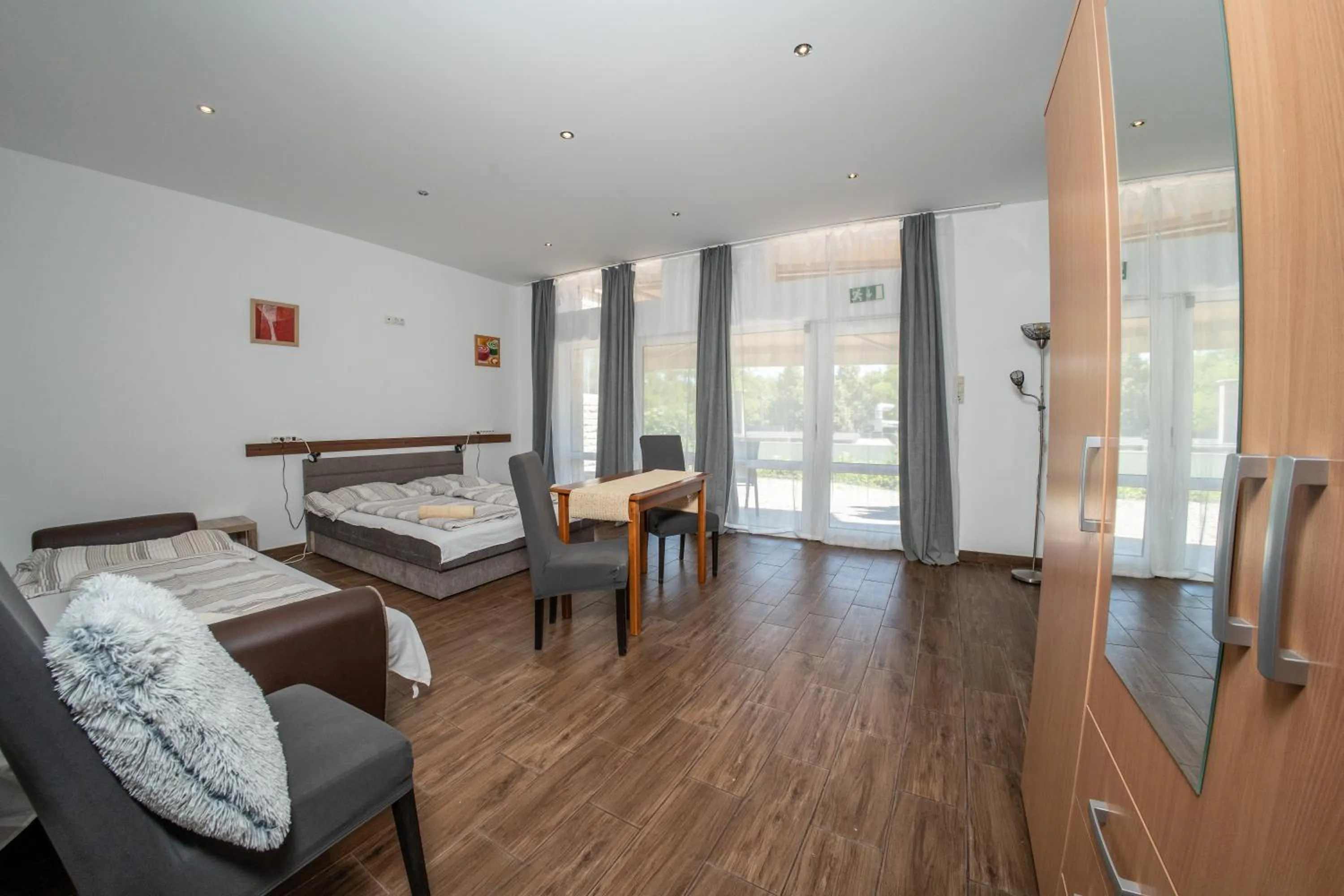 Photo of the whole room, Bed in Villamerica