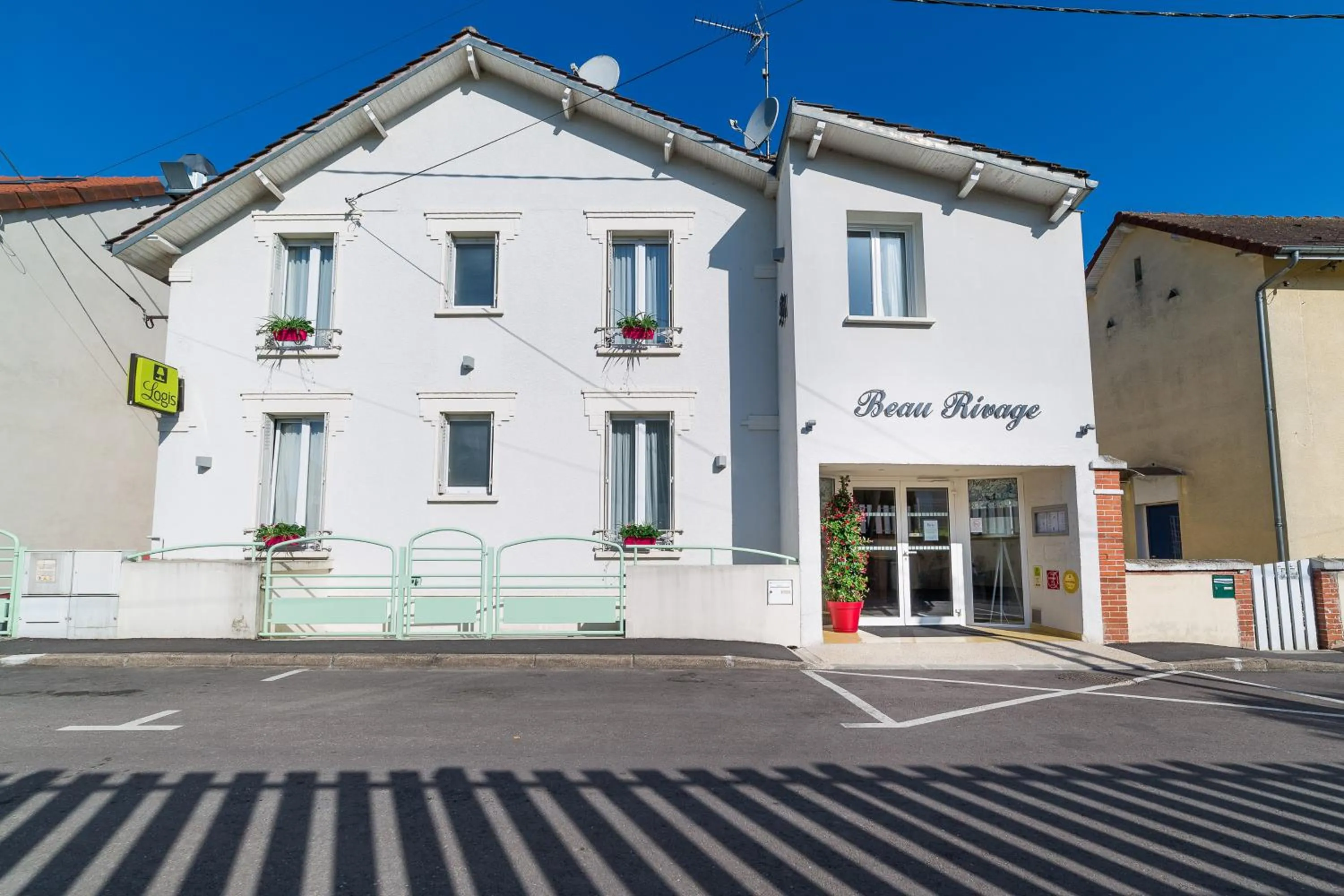 Facade/entrance in Beau Rivage