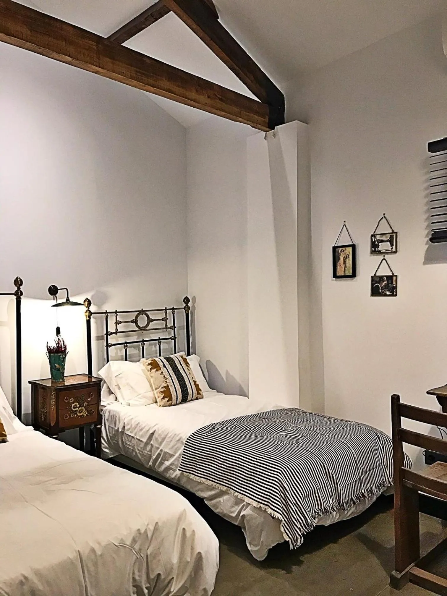 Bedroom, Bed in LaNave