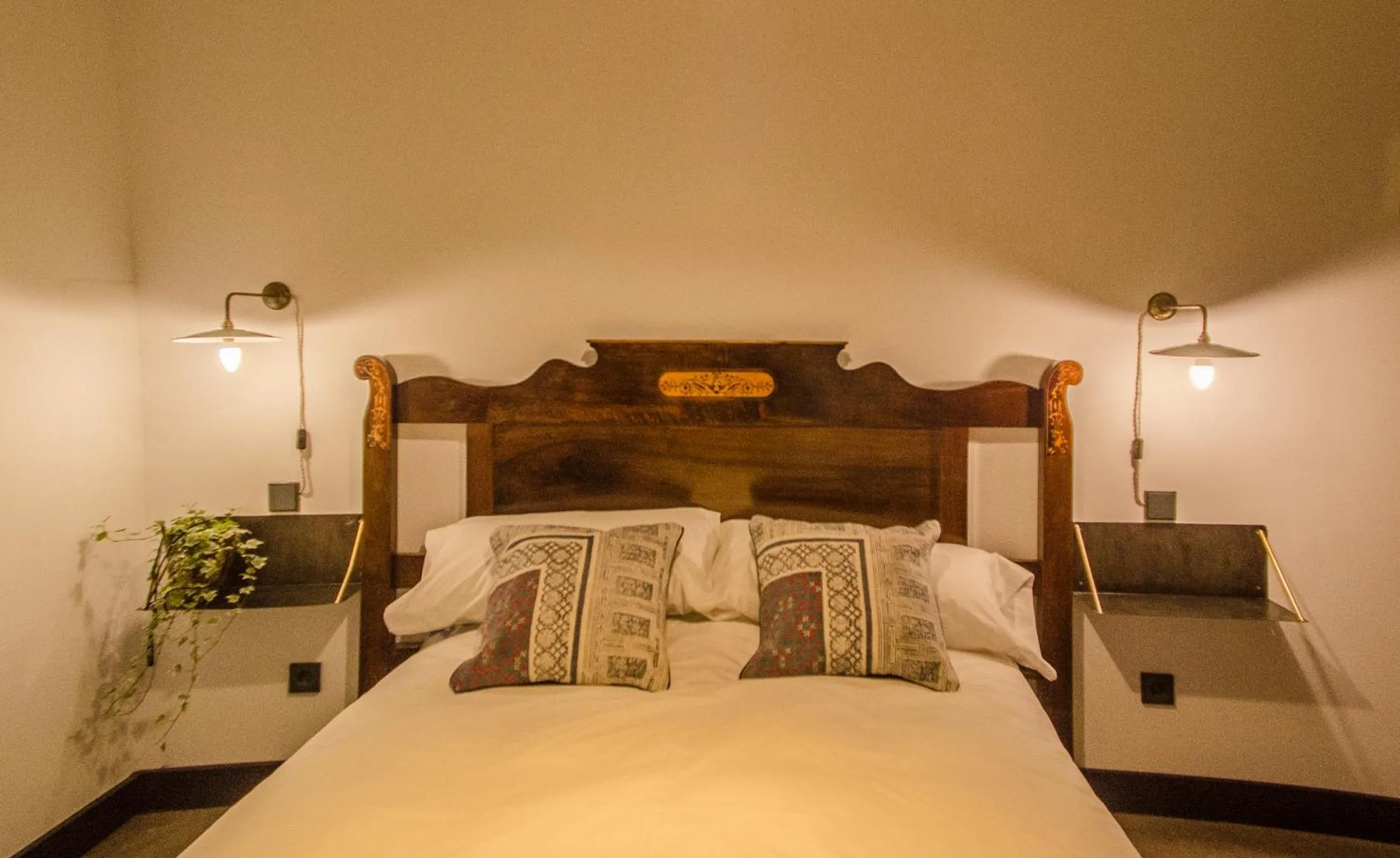 Bedroom, Bed in LaNave