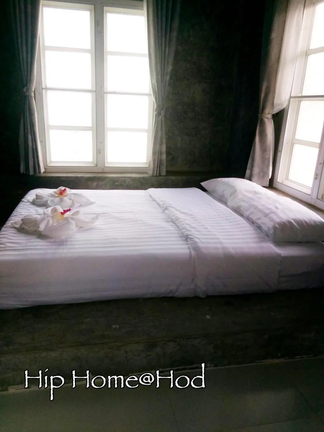 Bed in Hip Home at Hod