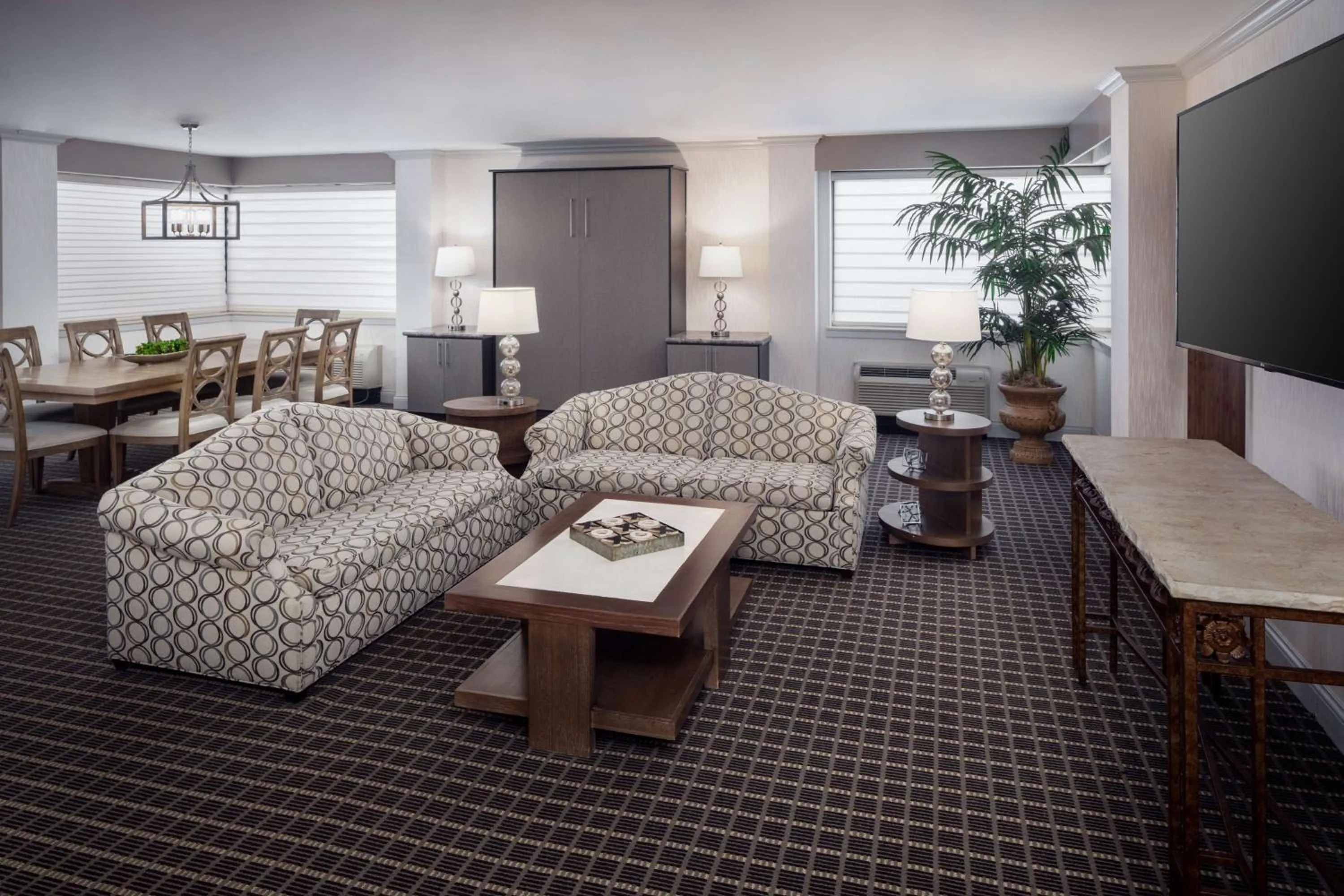 Photo of the whole room in Hilton Chicago/Northbrook