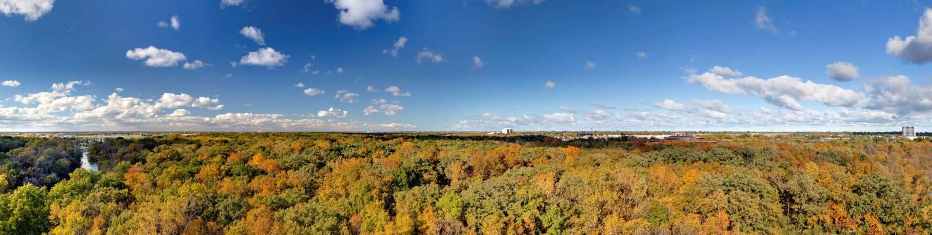 Property building in Hilton Chicago/Northbrook