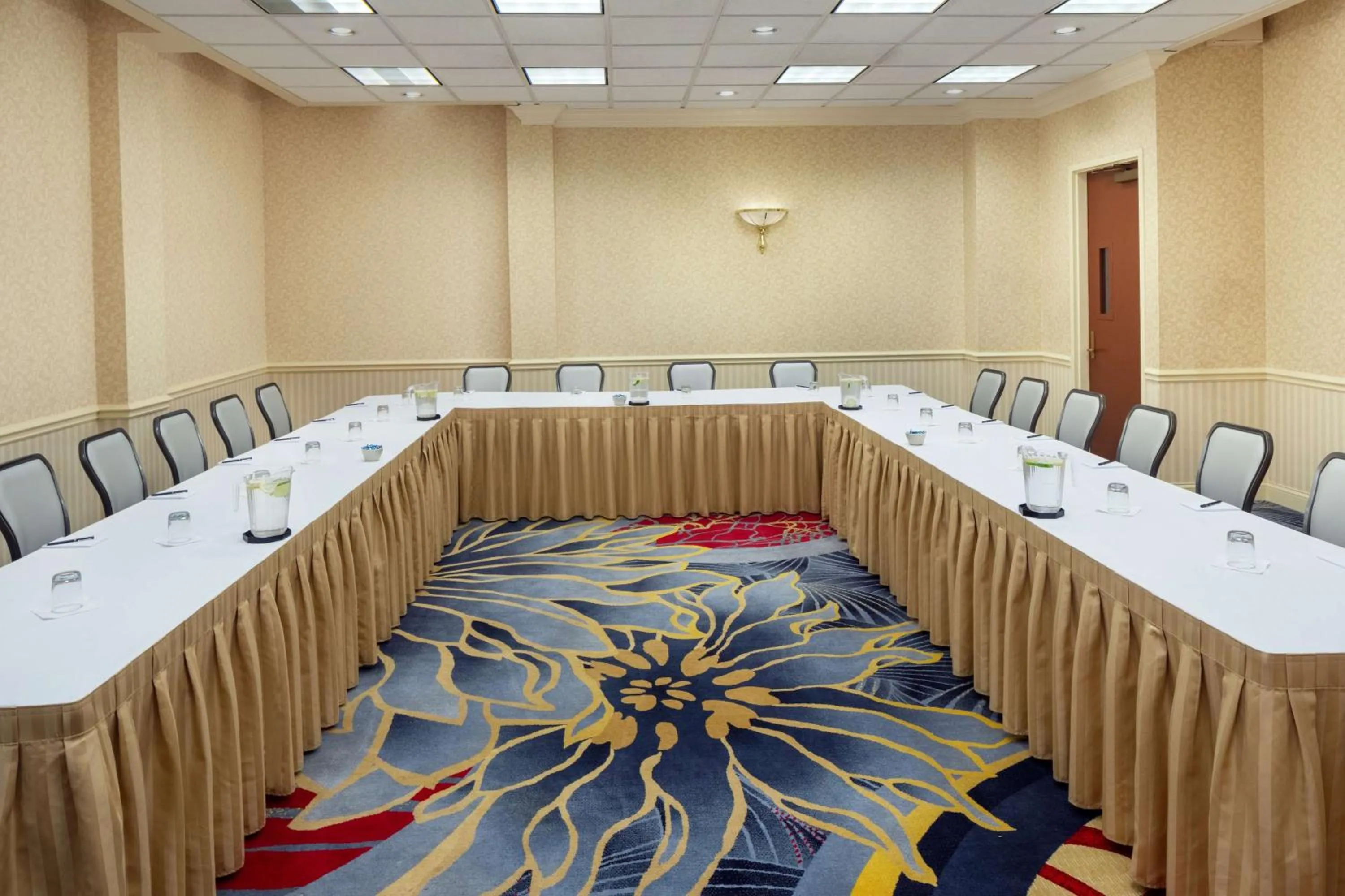 Meeting/conference room in Hilton Chicago/Northbrook