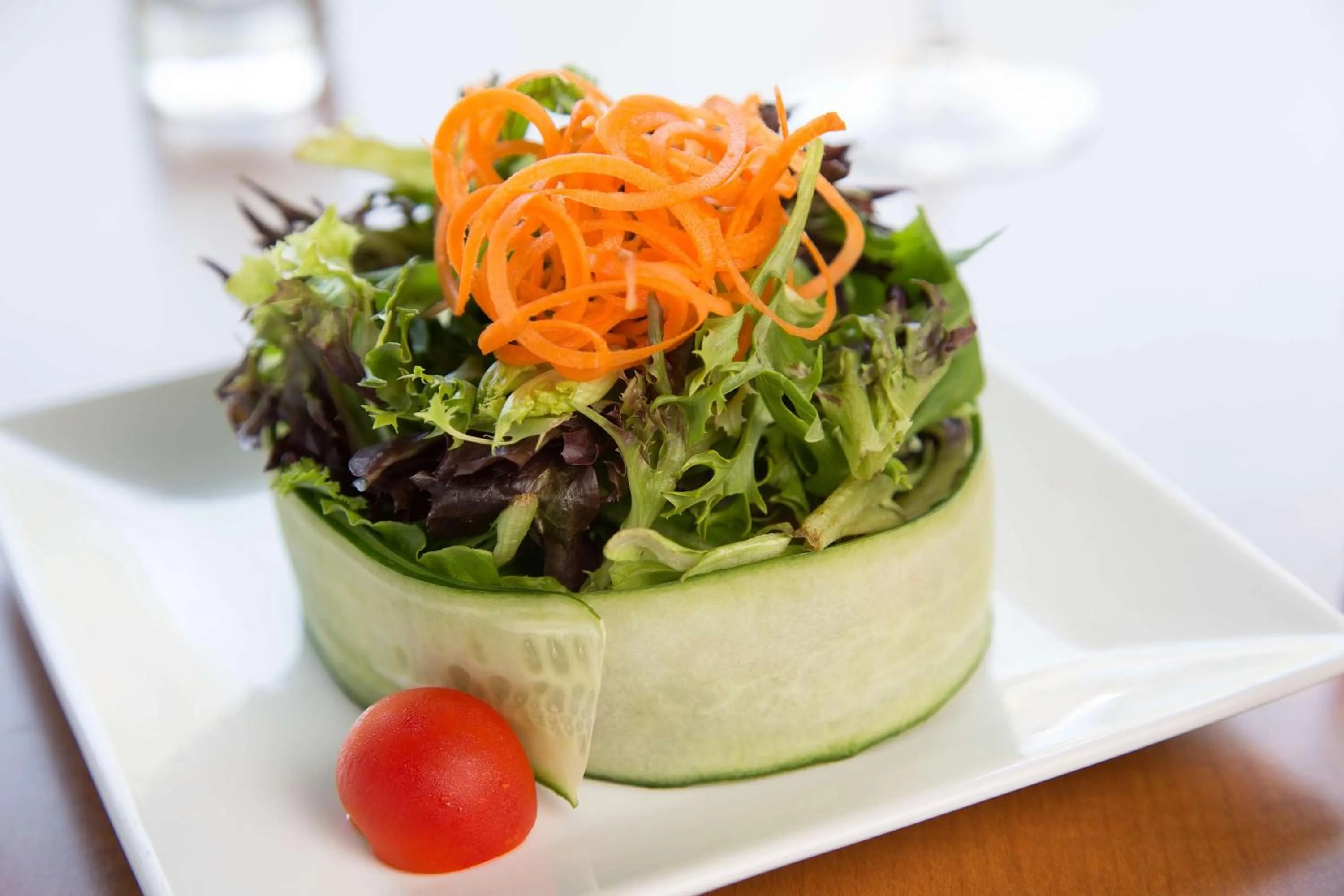 Restaurant/places to eat in Hilton Chicago/Northbrook