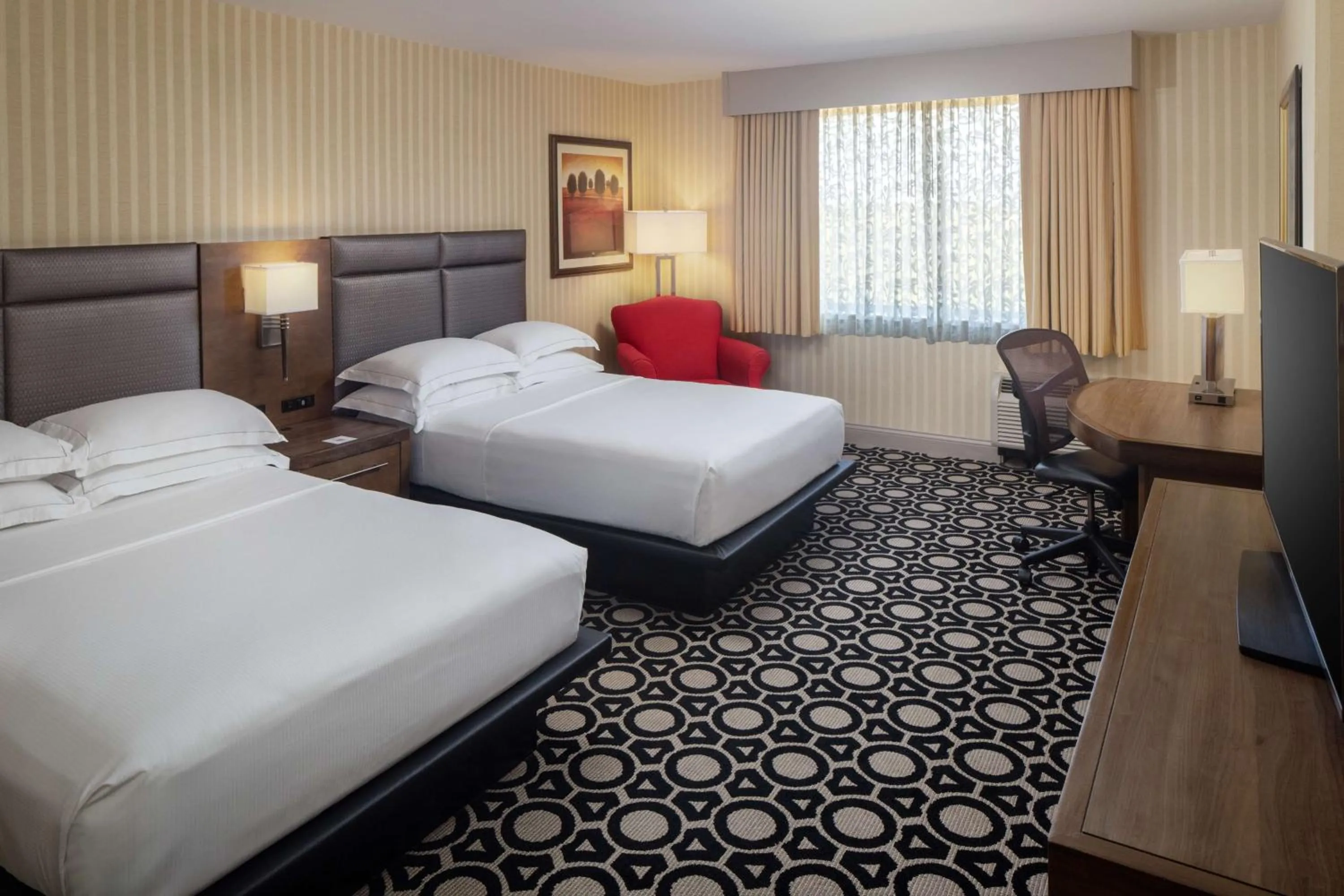 Bed in Hilton Chicago/Northbrook