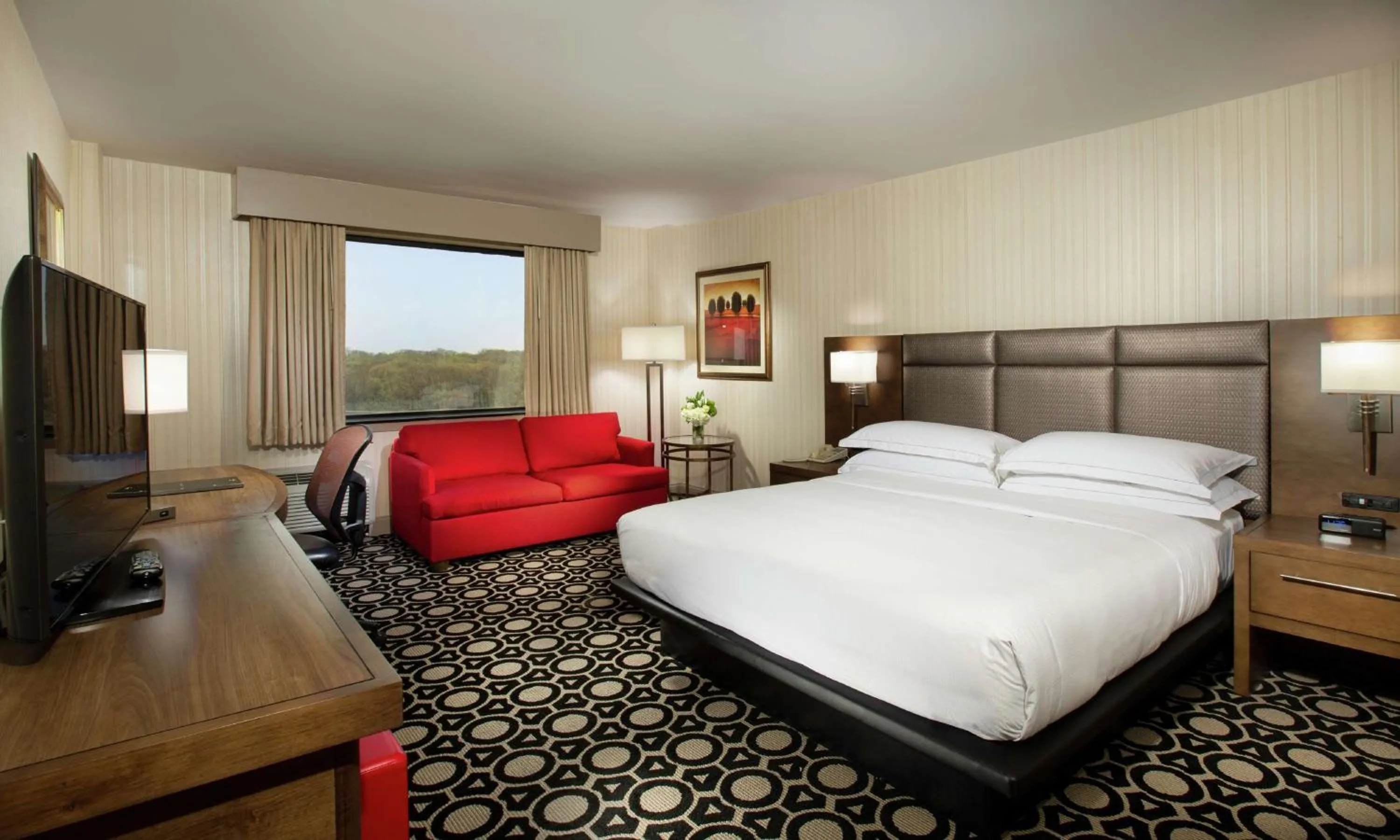 Bedroom, Bed in Hilton Chicago/Northbrook