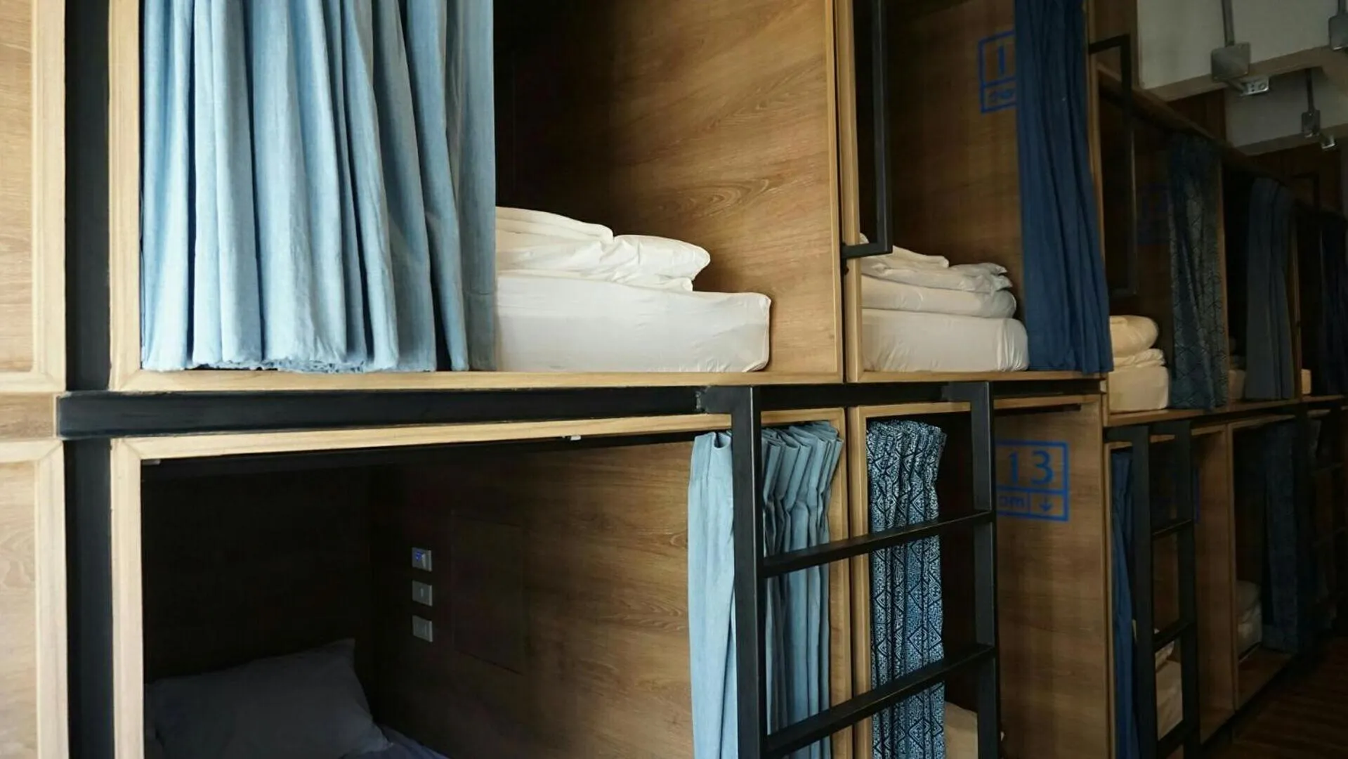 Photo of the whole room, Bed in Natee Hostel