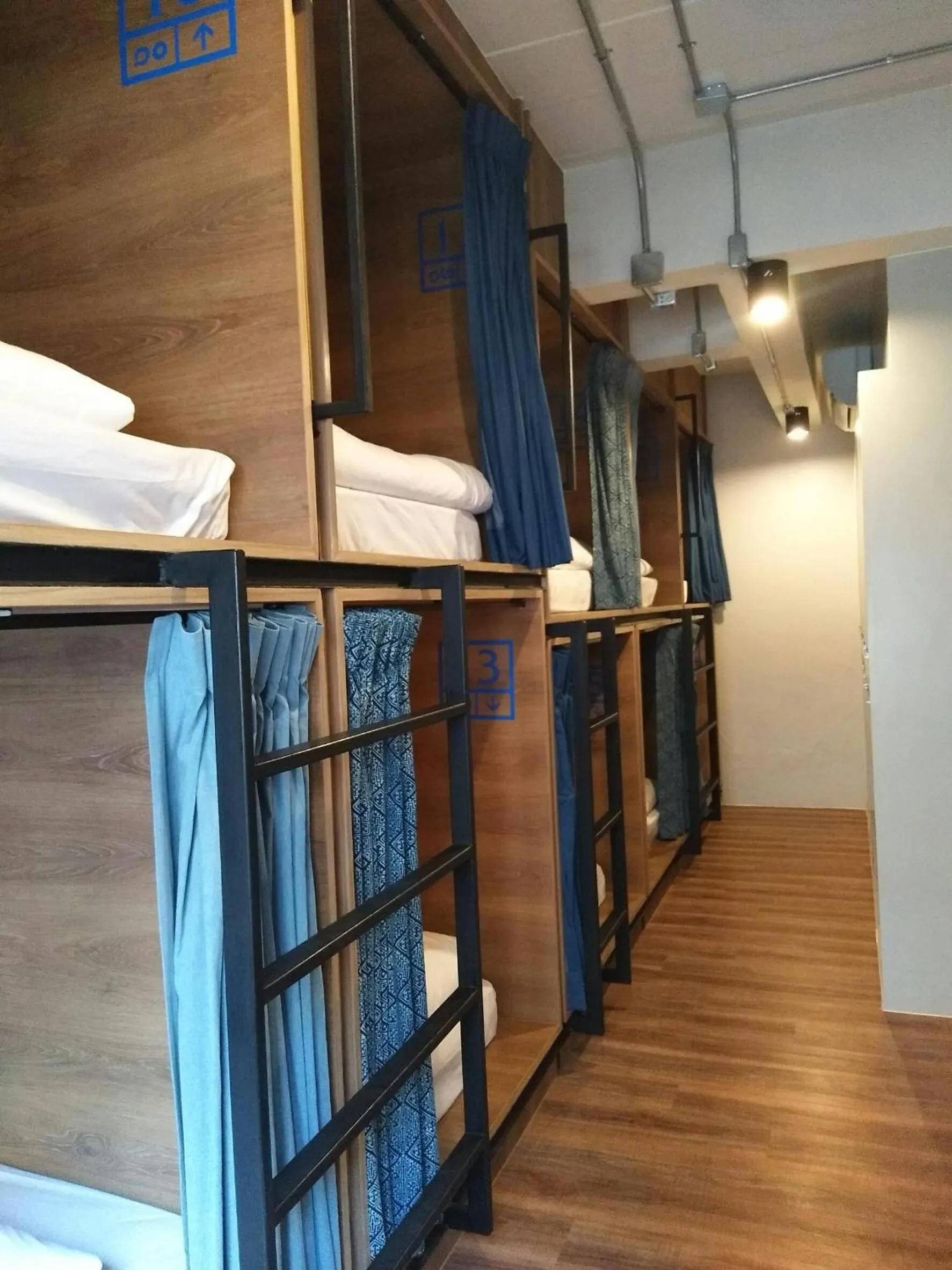 Photo of the whole room, Bed in Natee Hostel