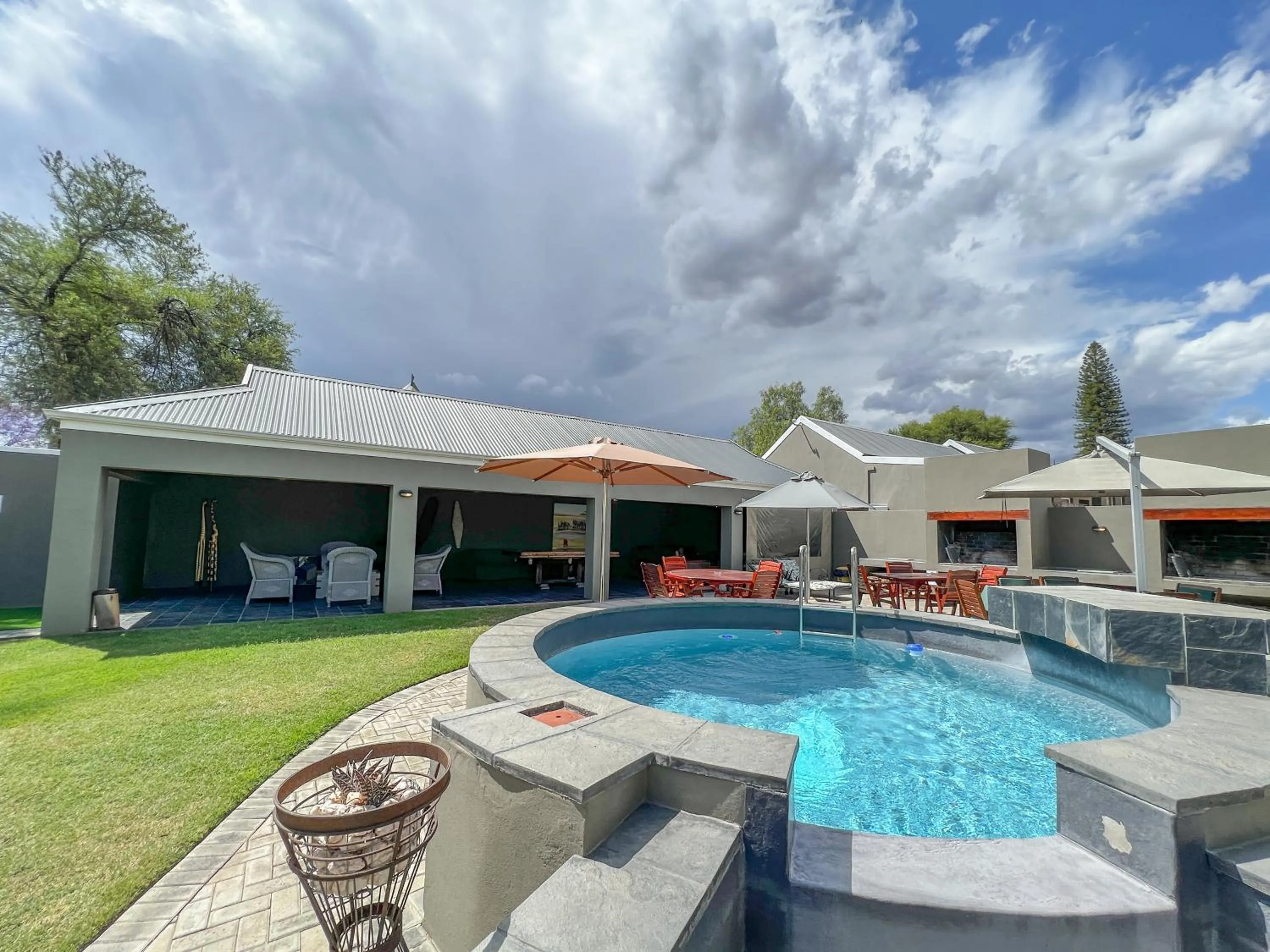 Swimming pool in The Featherbed - Oudtshoorn