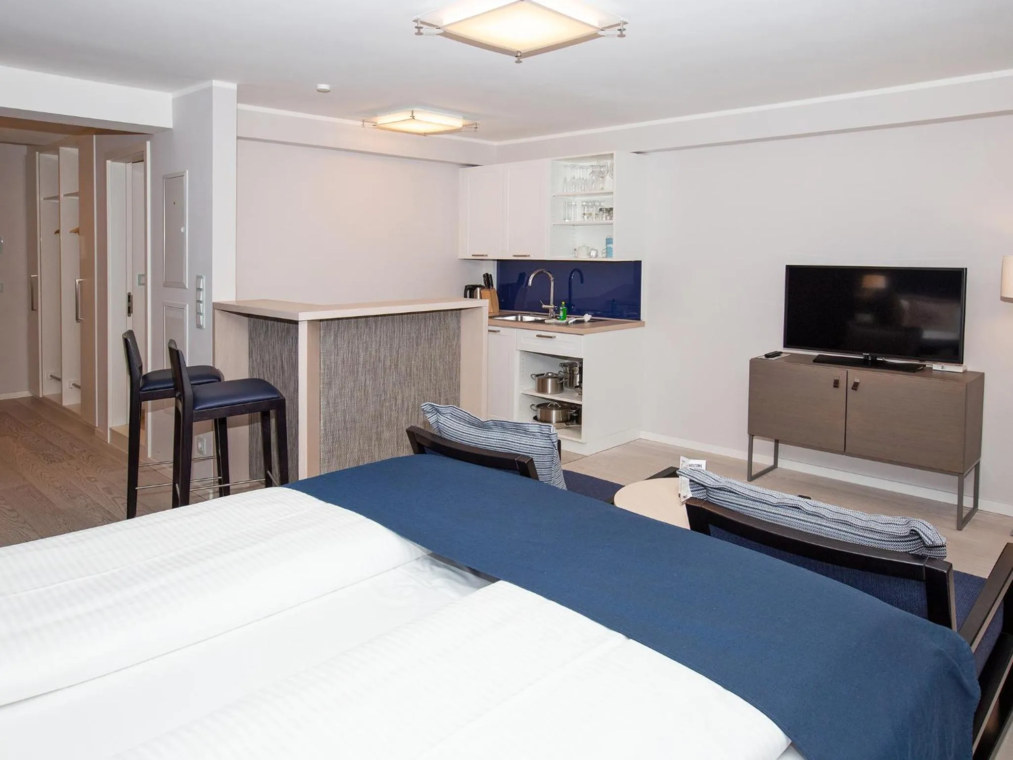 Photo of the whole room, Bed in DORMERO Strandhotel Rügen