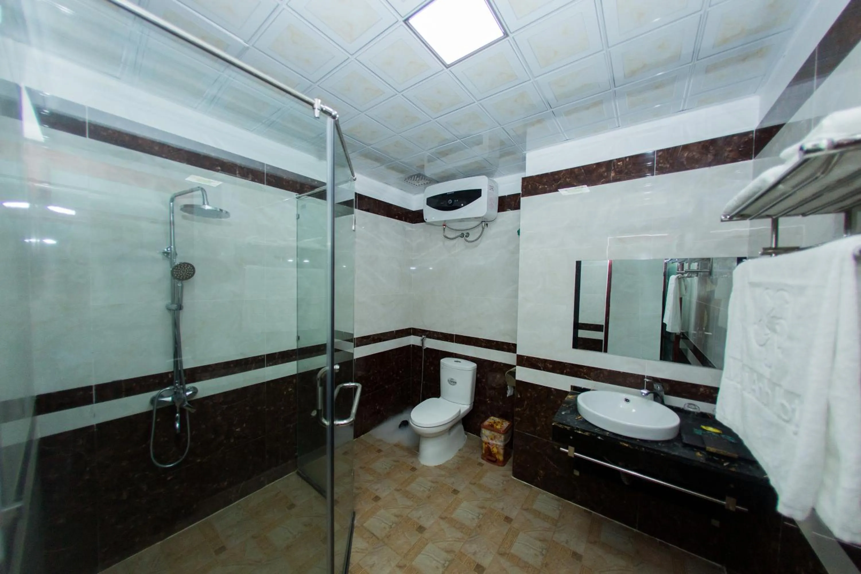 Toilet in Mai Anh Hotel