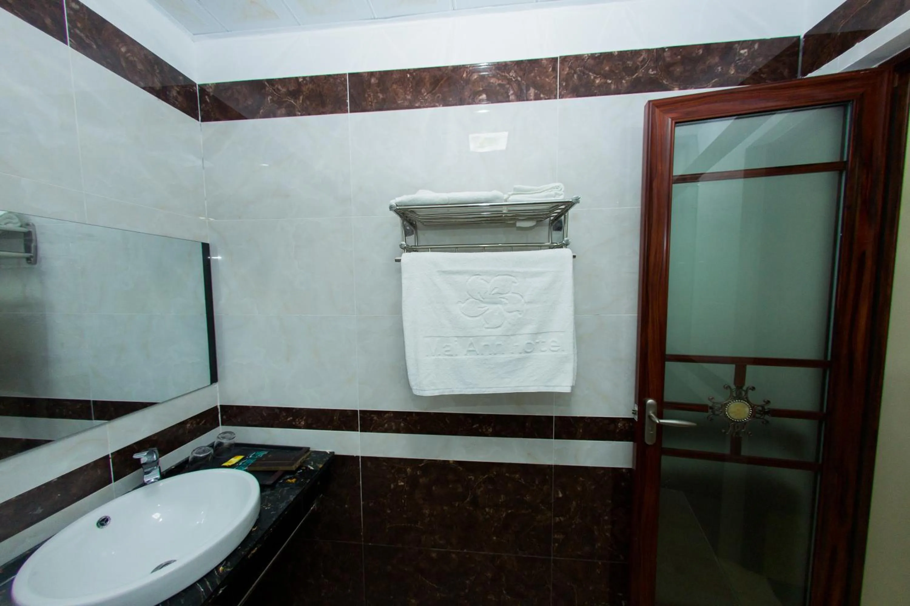 Bathroom in Mai Anh Hotel