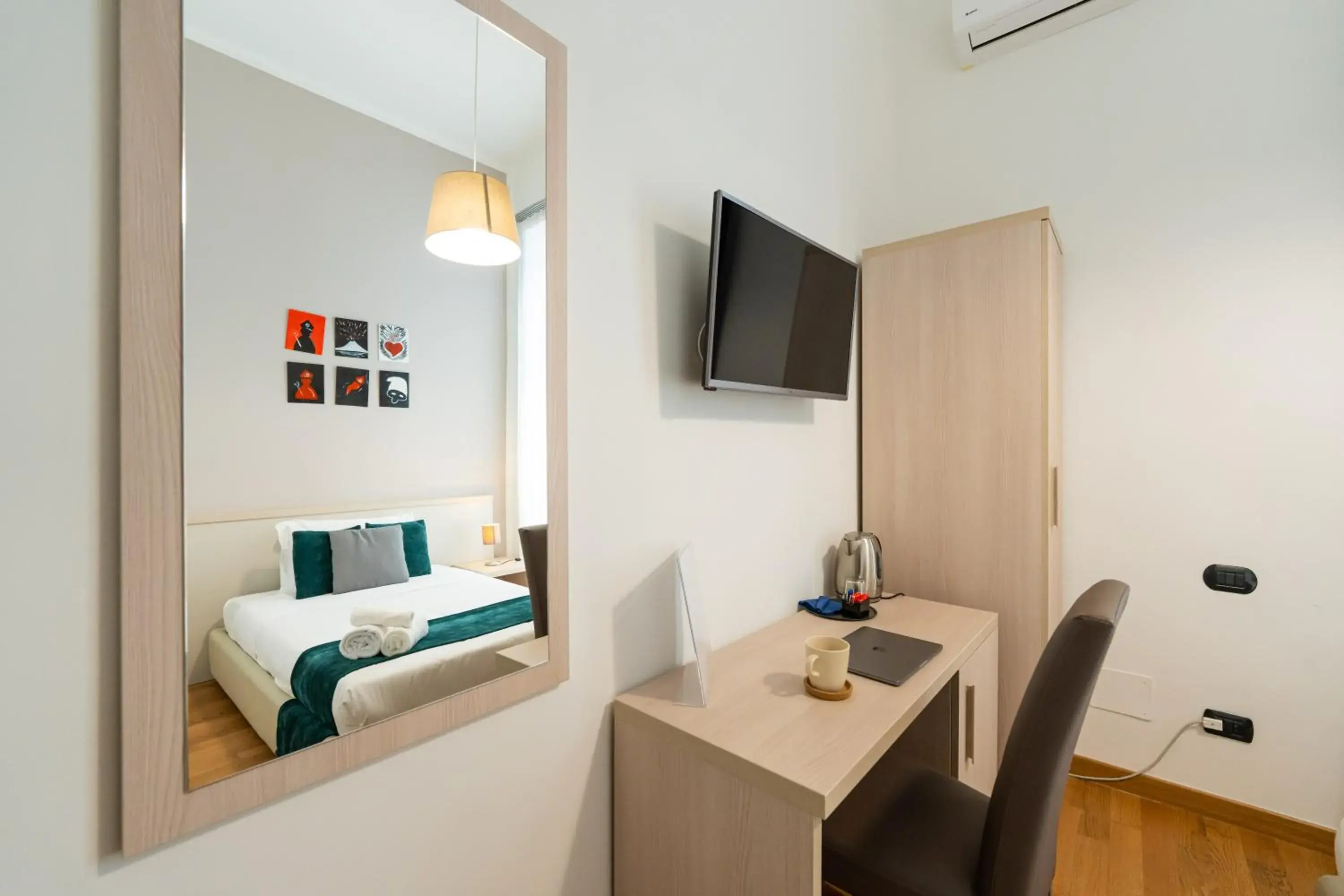 Single Room with Balcony in Duomo Hermes Relais - By Pera Rooms Collection Single Room with Balcony in Duomo Hermes Relais - By Pera Rooms Collection