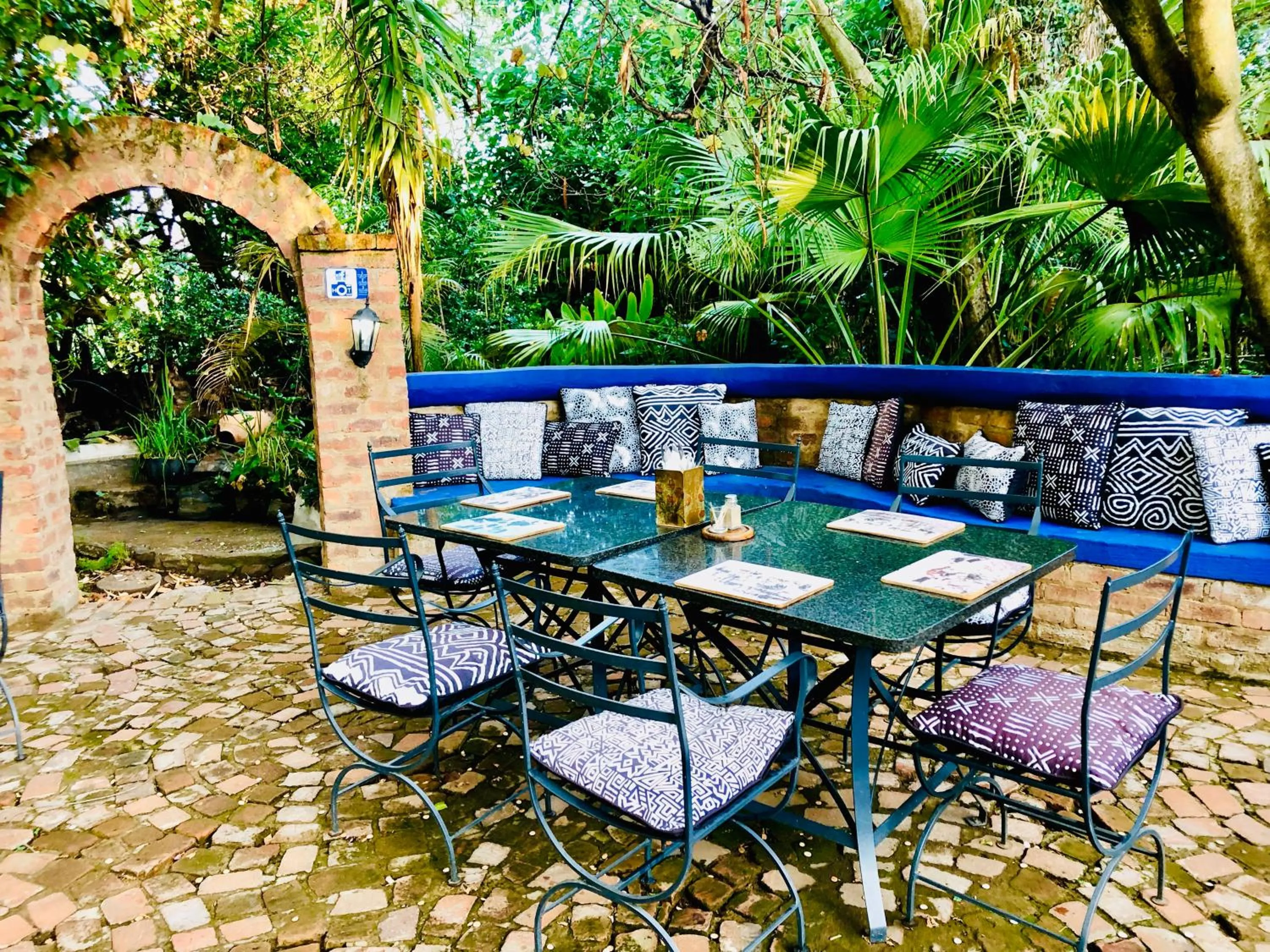 Garden in Shangri-La Country Hotel & Spa