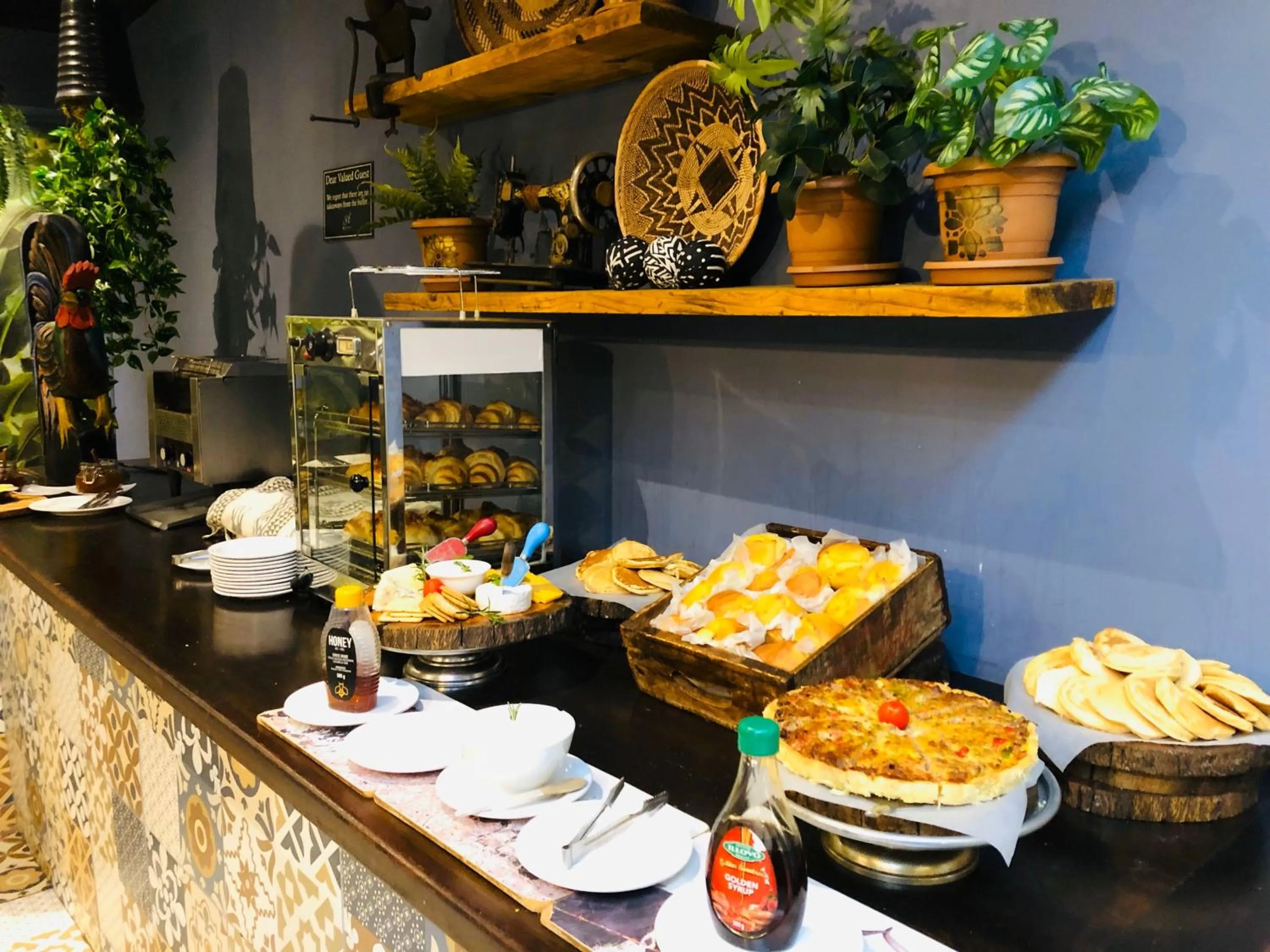 Breakfast in Shangri-La Country Hotel & Spa