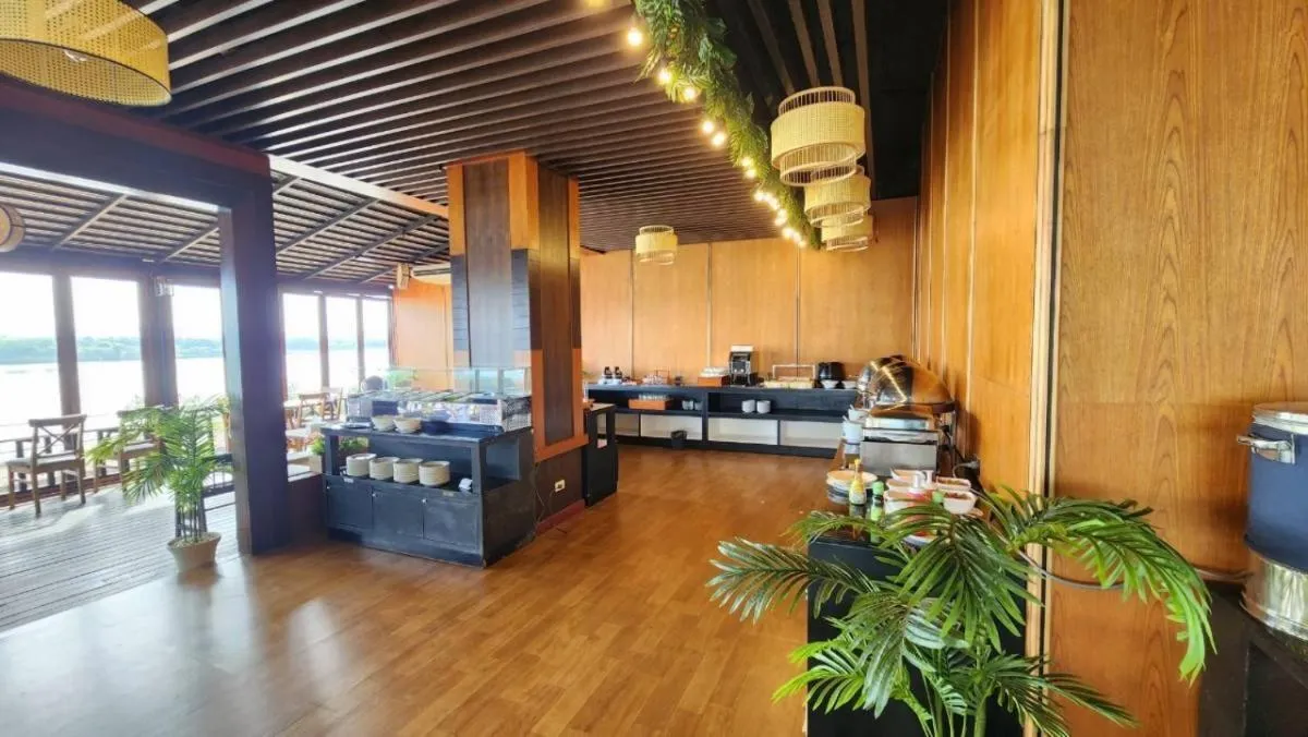 Restaurant/places to eat in Blu Hotel