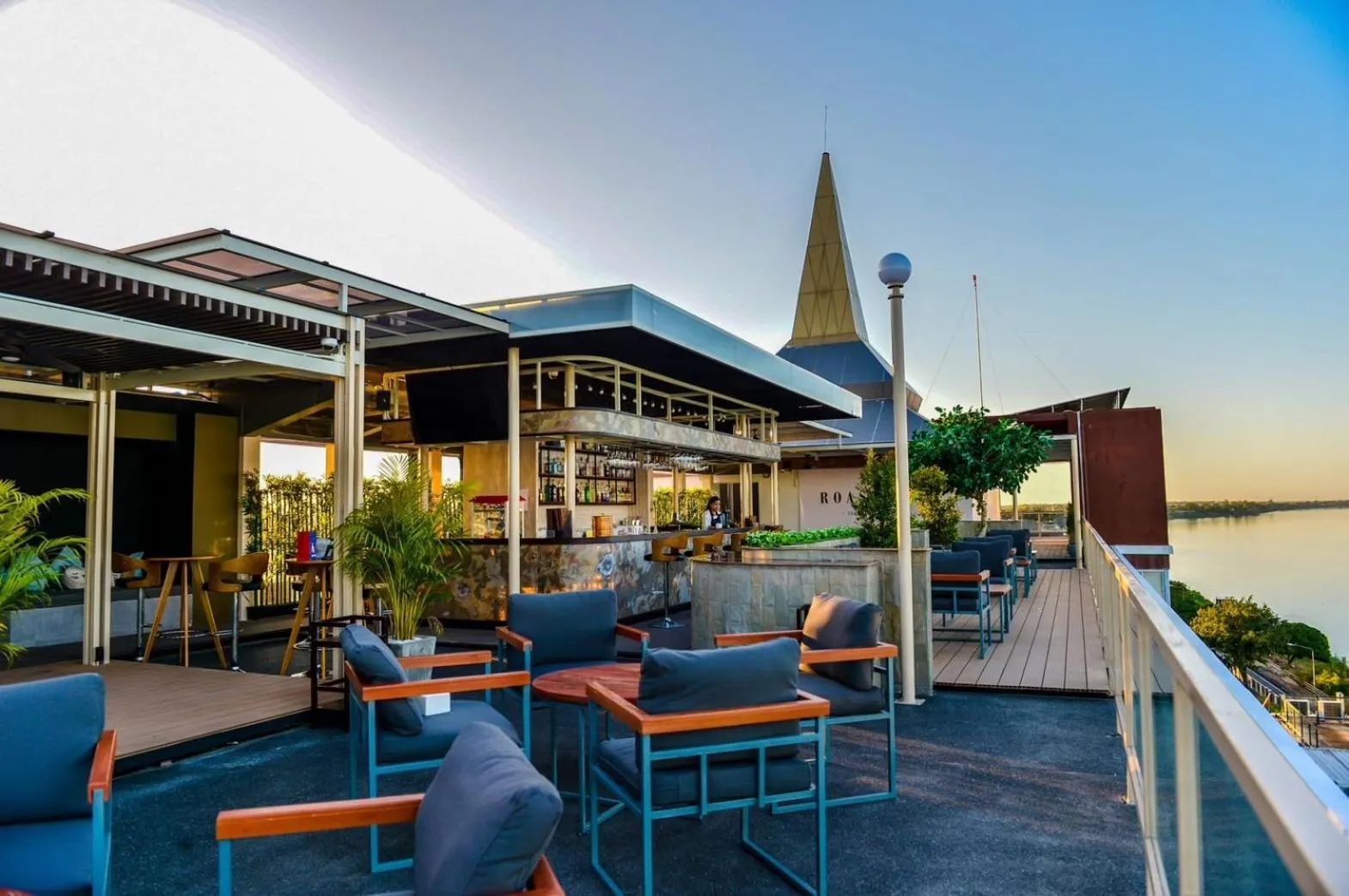 Restaurant/places to eat in Blu Hotel